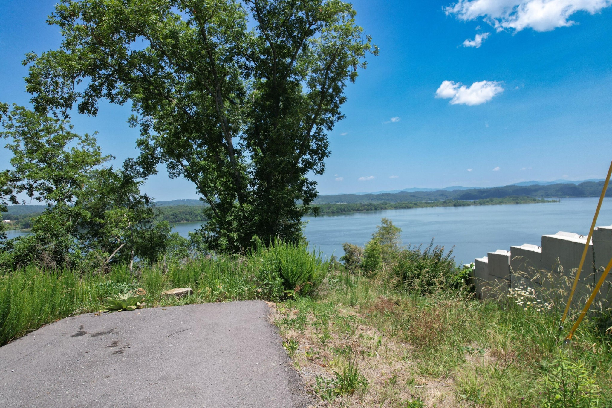 74 Clear Point Property Photo 8
