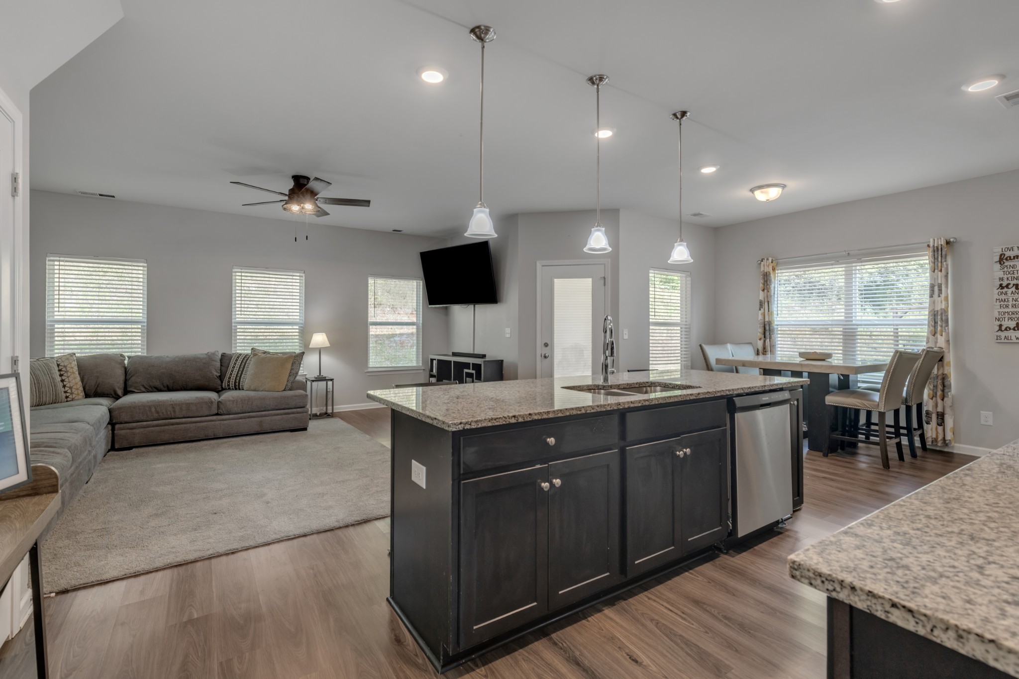 106 Special Ct Property Photo 3