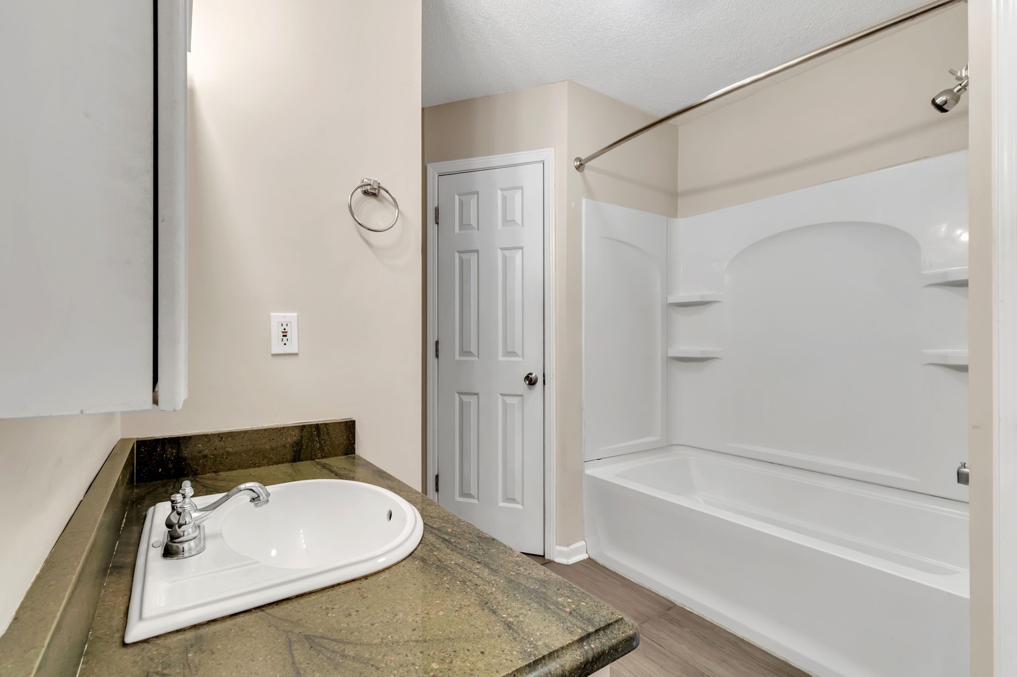 108 Butte Ct Property Photo 5