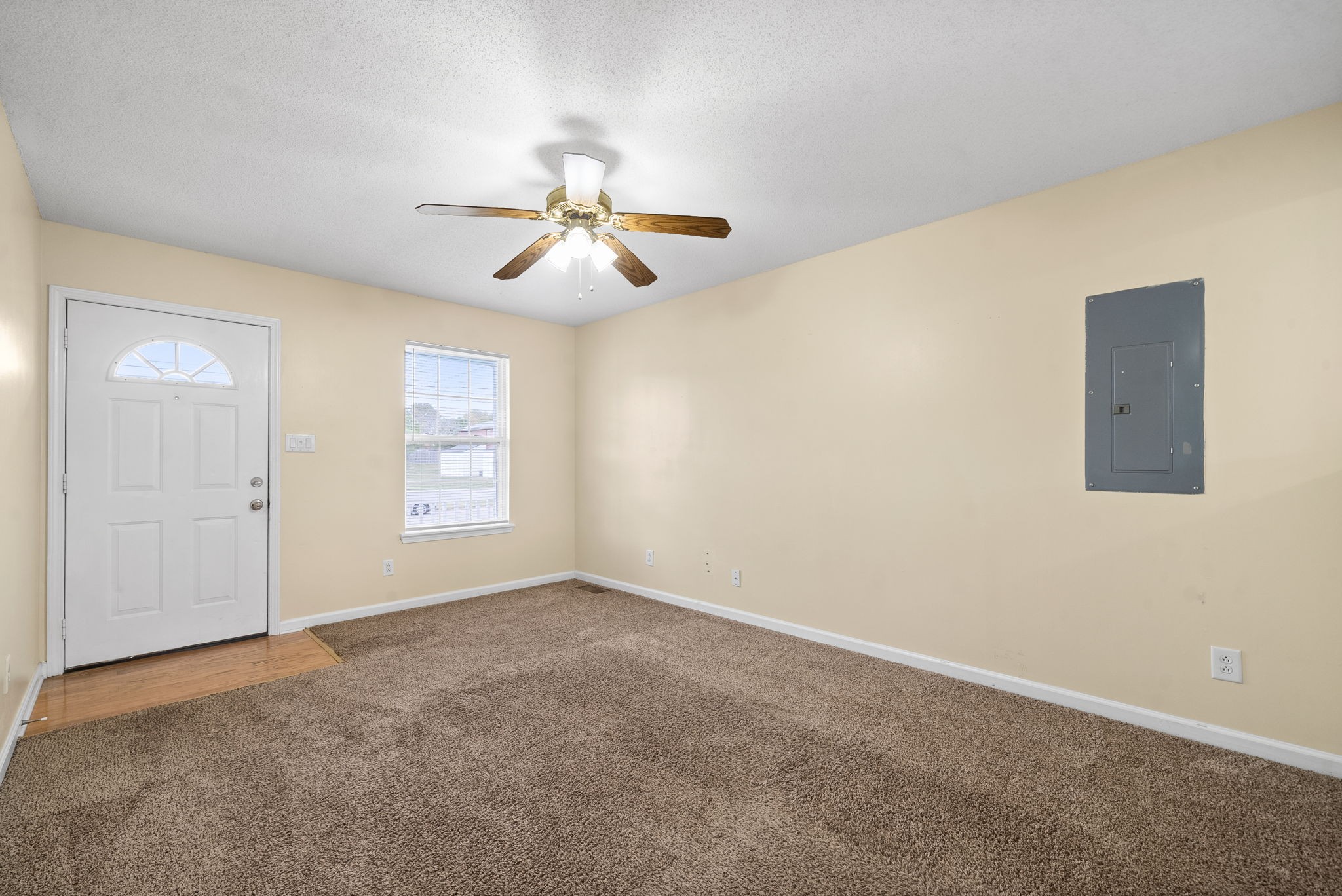 312 Lansinger Ln Property Photo 6