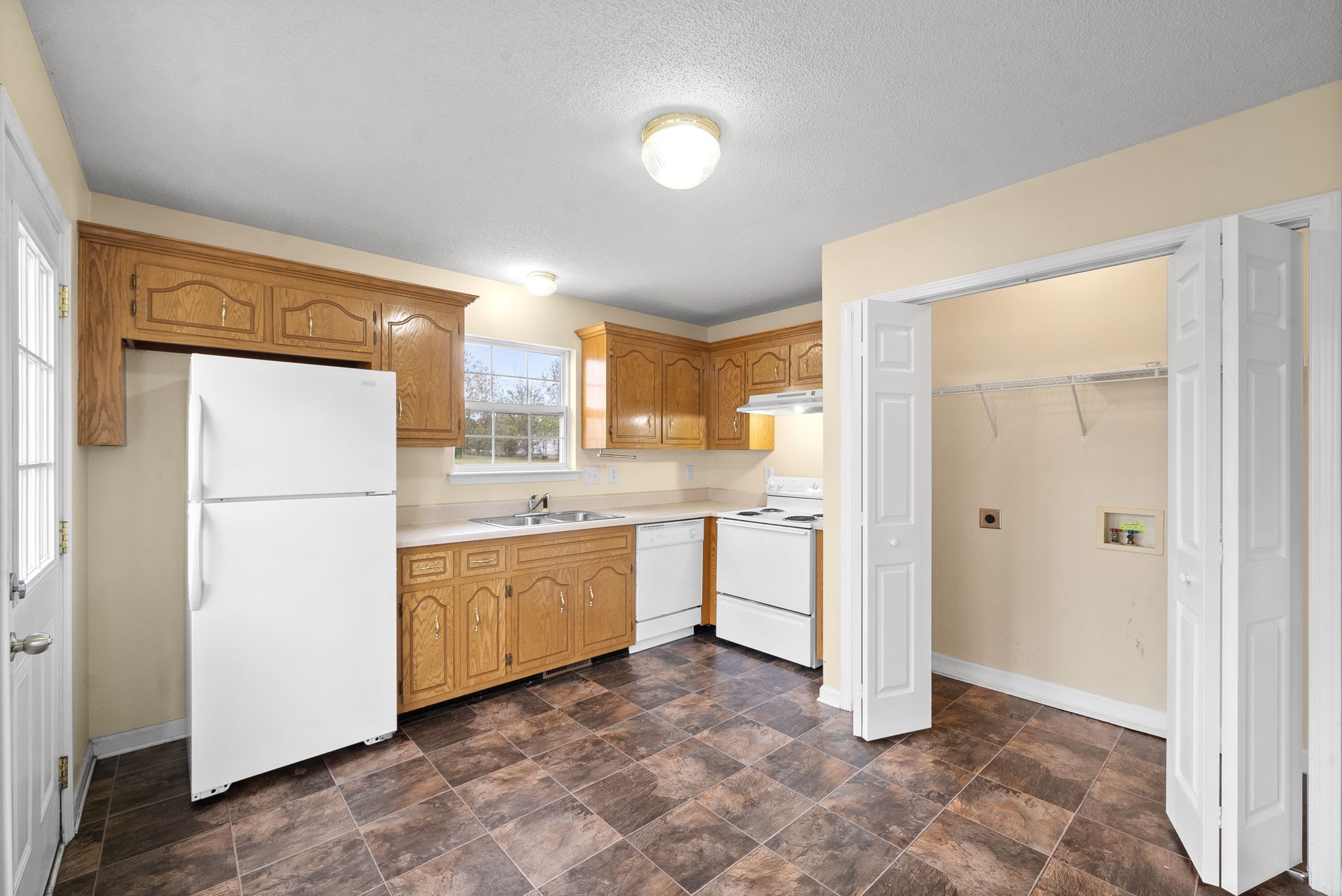 312 Lansinger Ln Property Photo 8