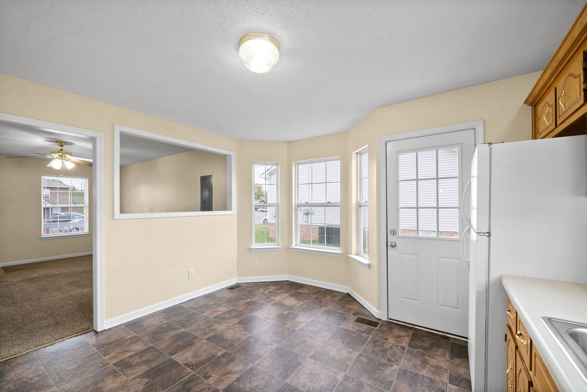 312 Lansinger Ln Property Photo 10