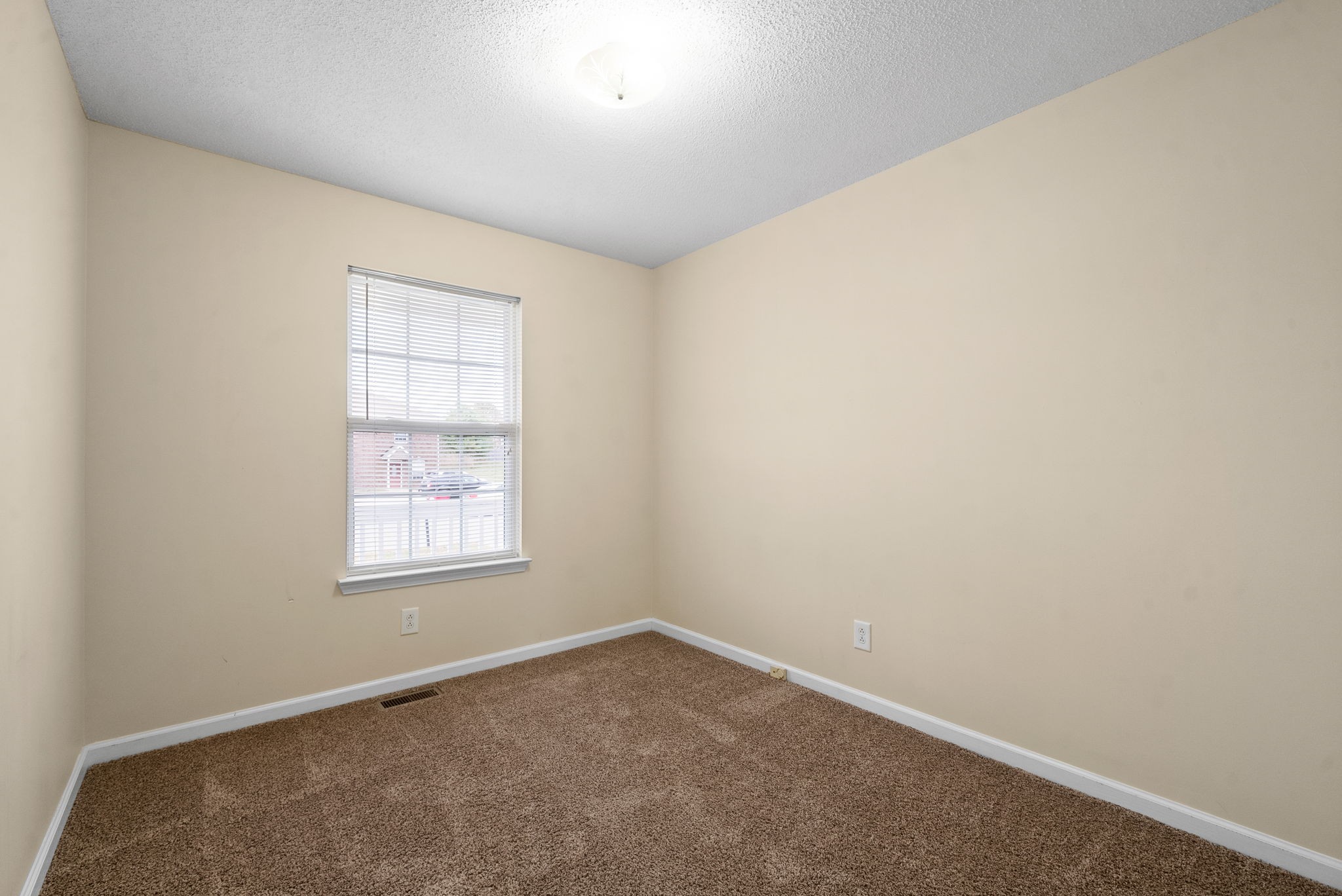 312 Lansinger Ln Property Photo 11