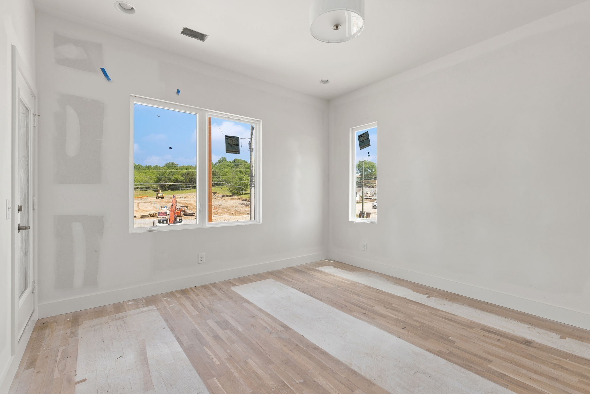 1016 W Trinity Ln Property Photo 25