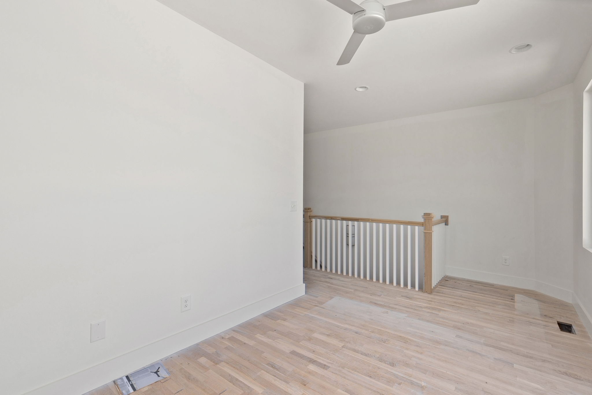 1016 W Trinity Ln Property Photo 19