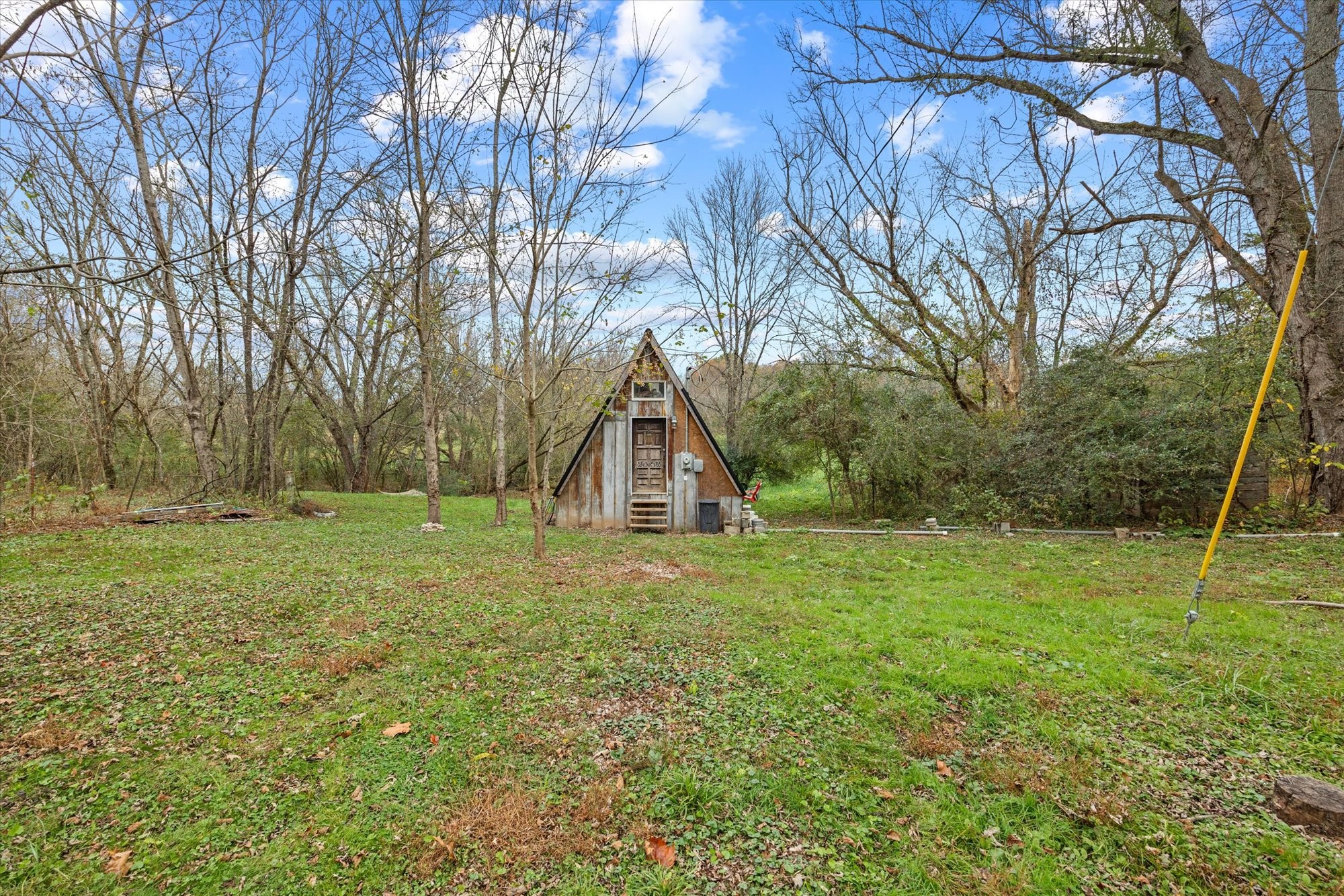 261 Farley Rd Property Photo 3