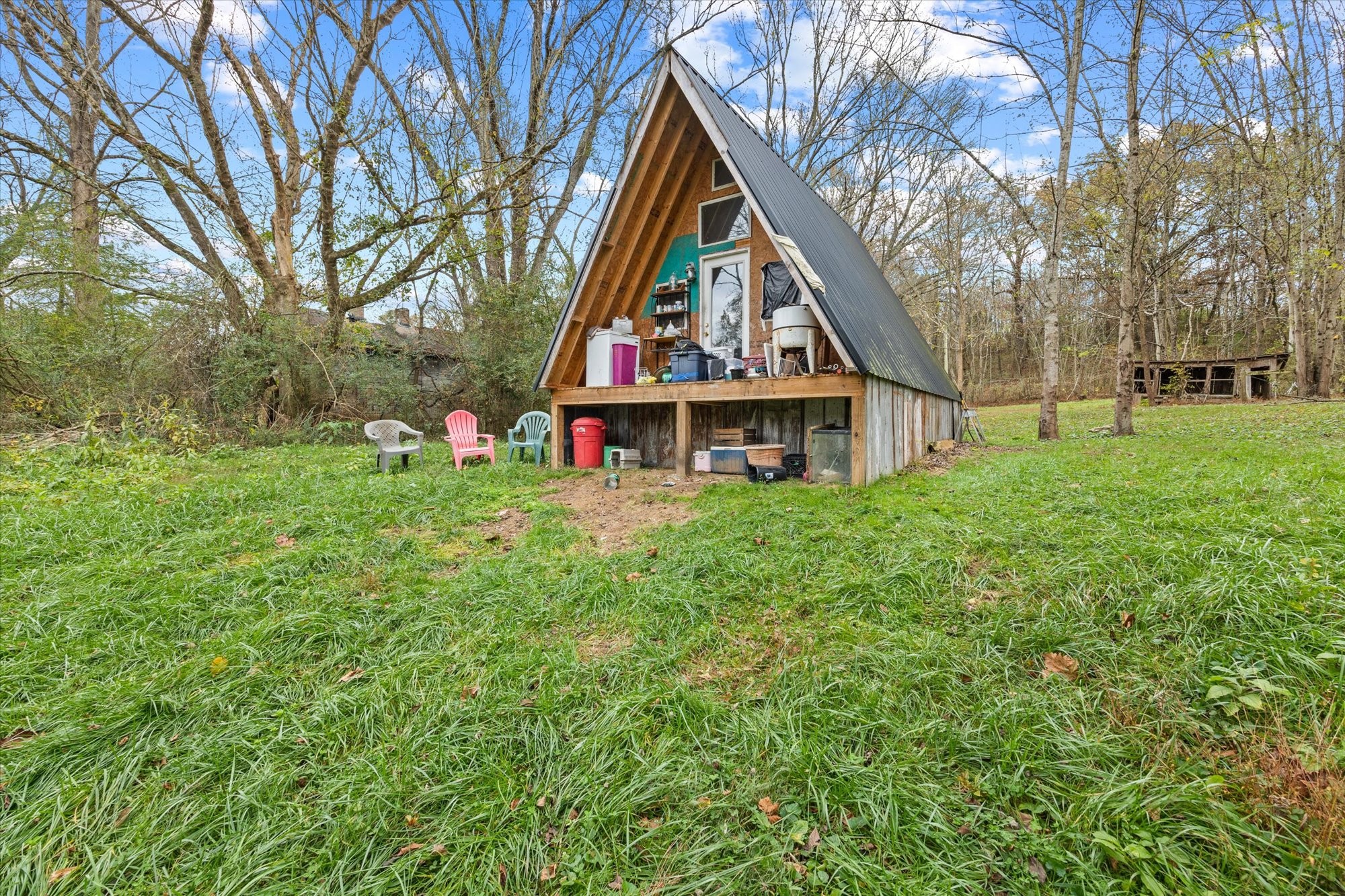 261 Farley Rd Property Photo 5