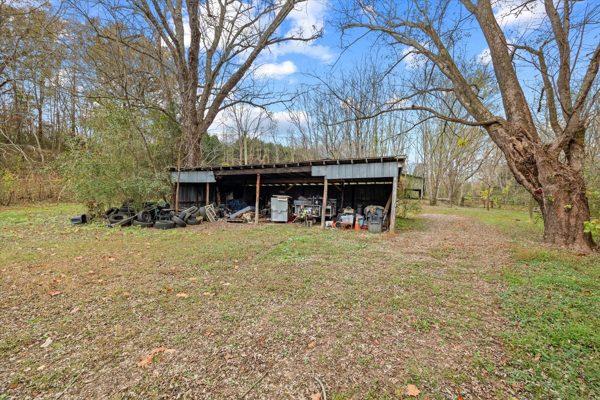 261 Farley Rd Property Photo 6