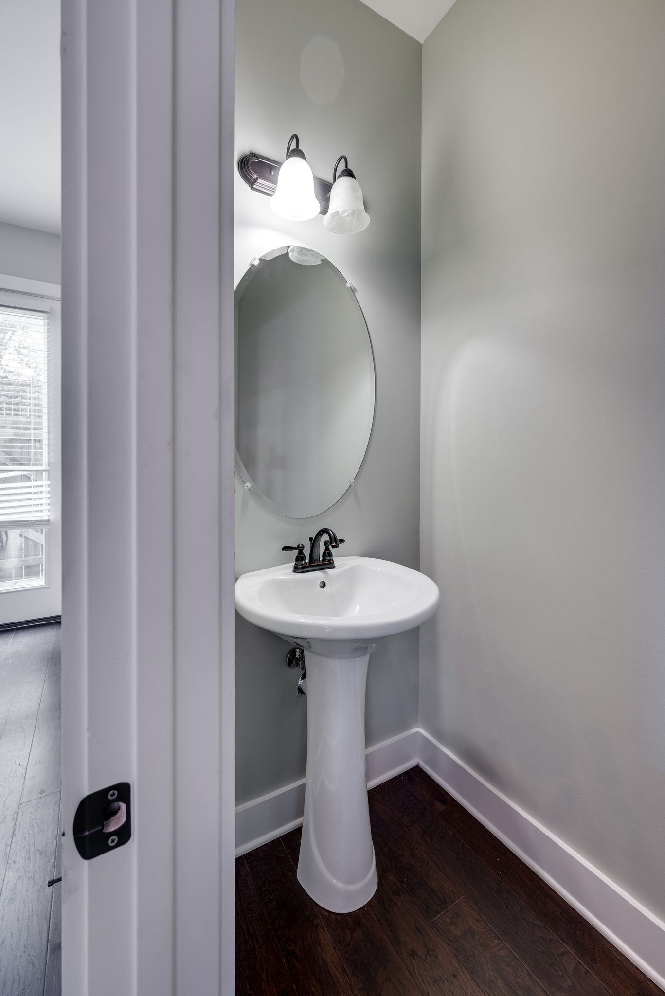 1106 Stratford Ave Property Photo 11