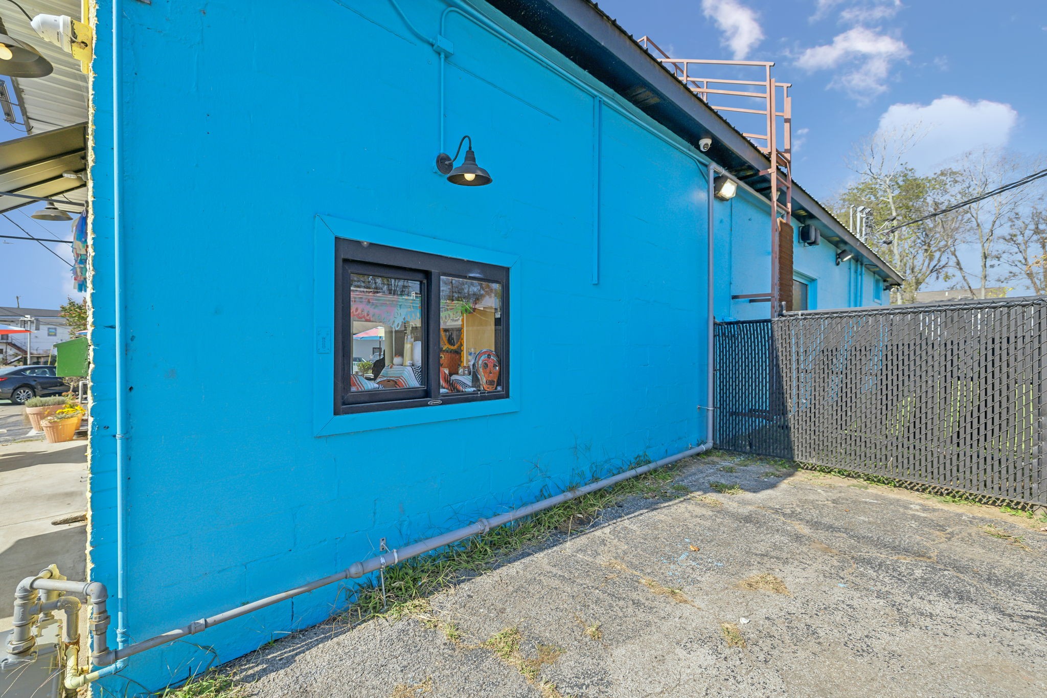 1006 Buchanan St Property Photo 5