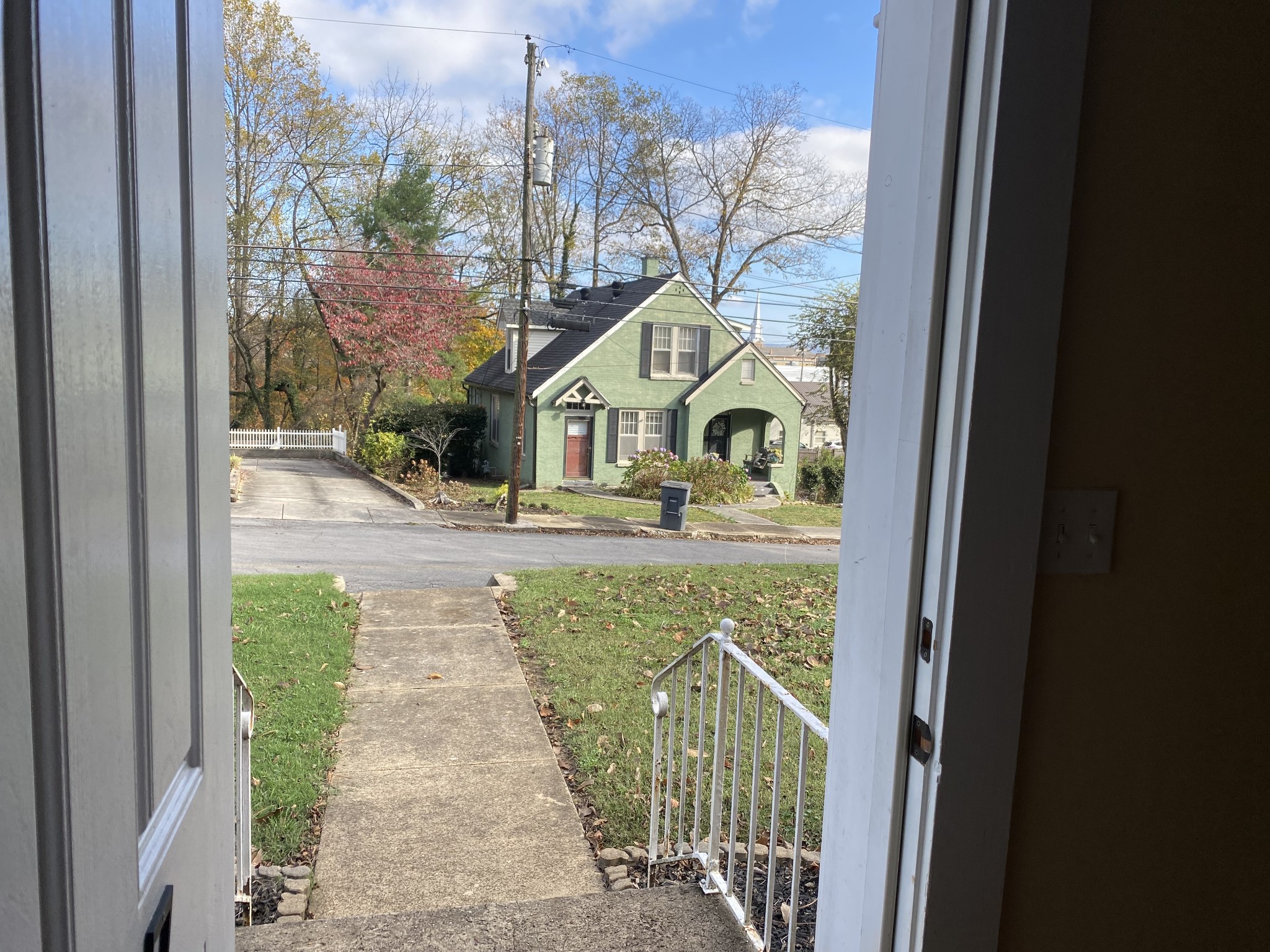 107 Lind St Property Photo 10