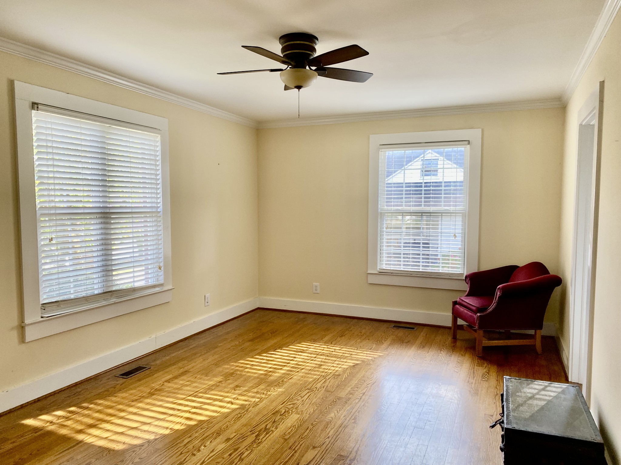 107 Lind St Property Photo 15