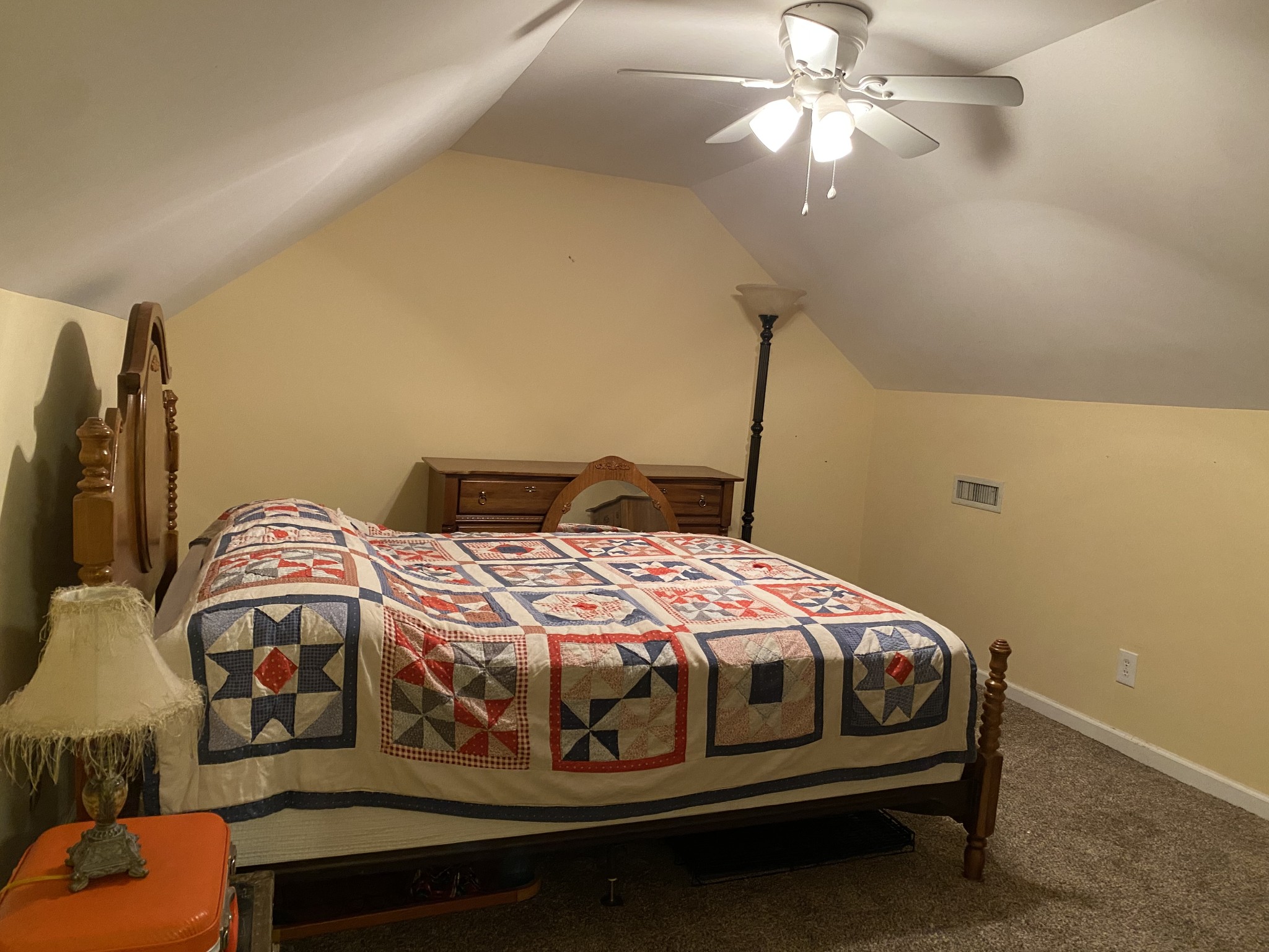 107 Lind St Property Photo 22