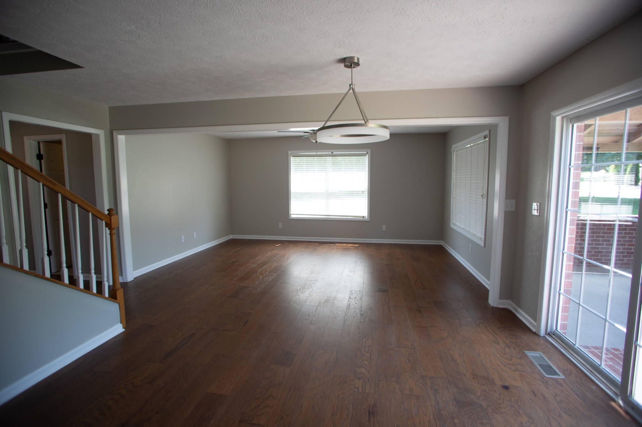 1805 Pointe Ct Property Photo 2