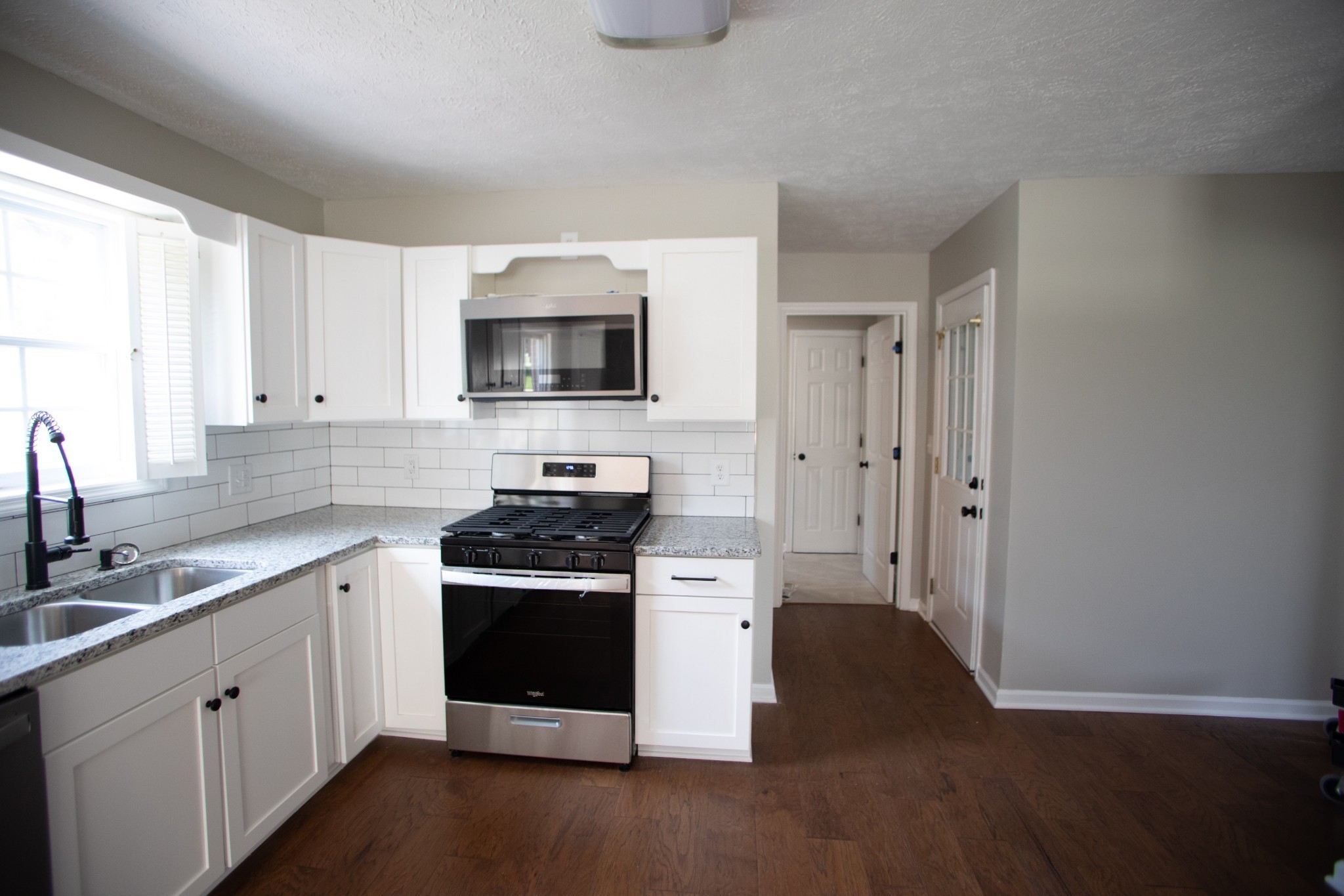 1805 Pointe Ct Property Photo 3