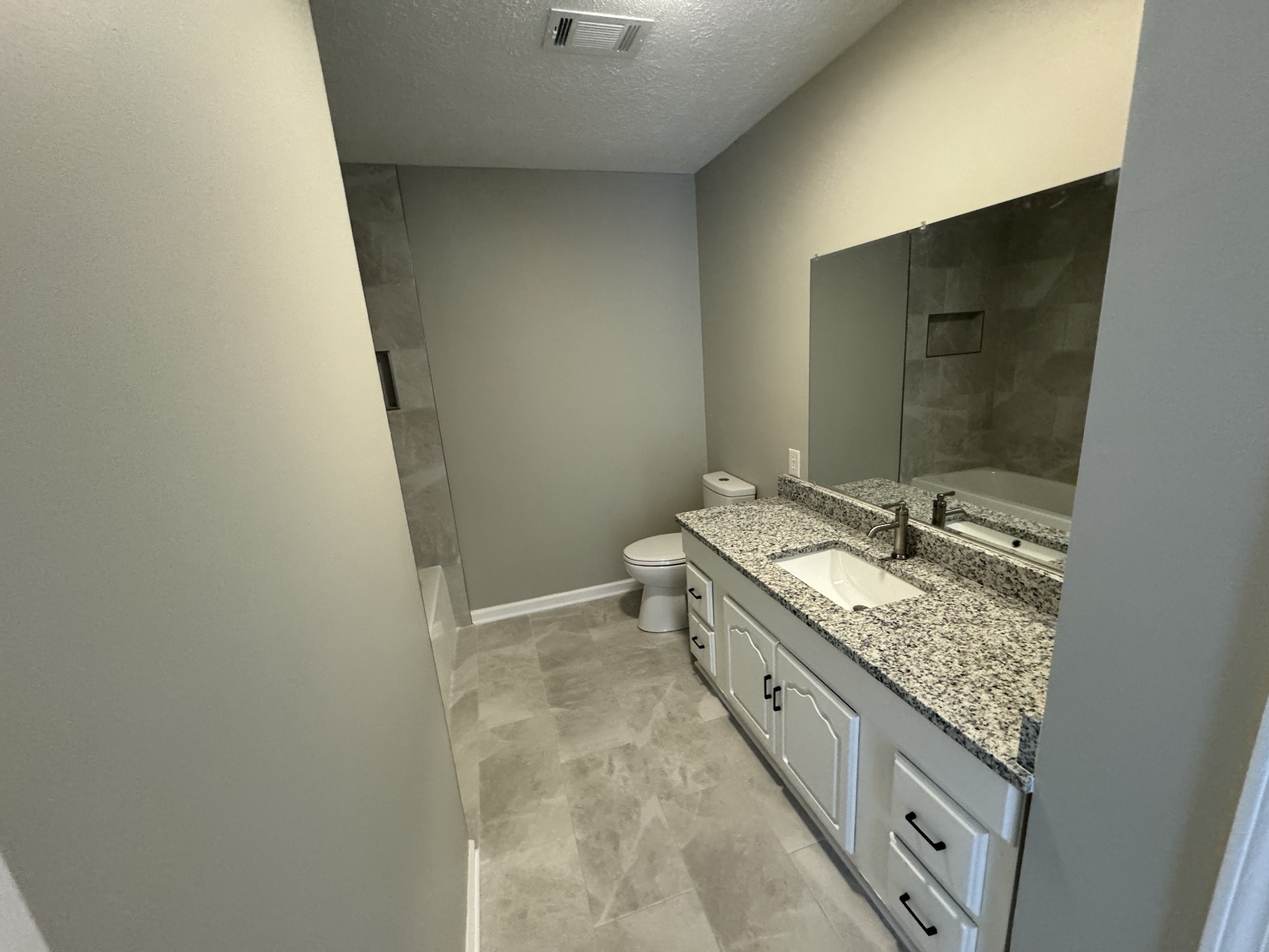 1805 Pointe Ct Property Photo 17