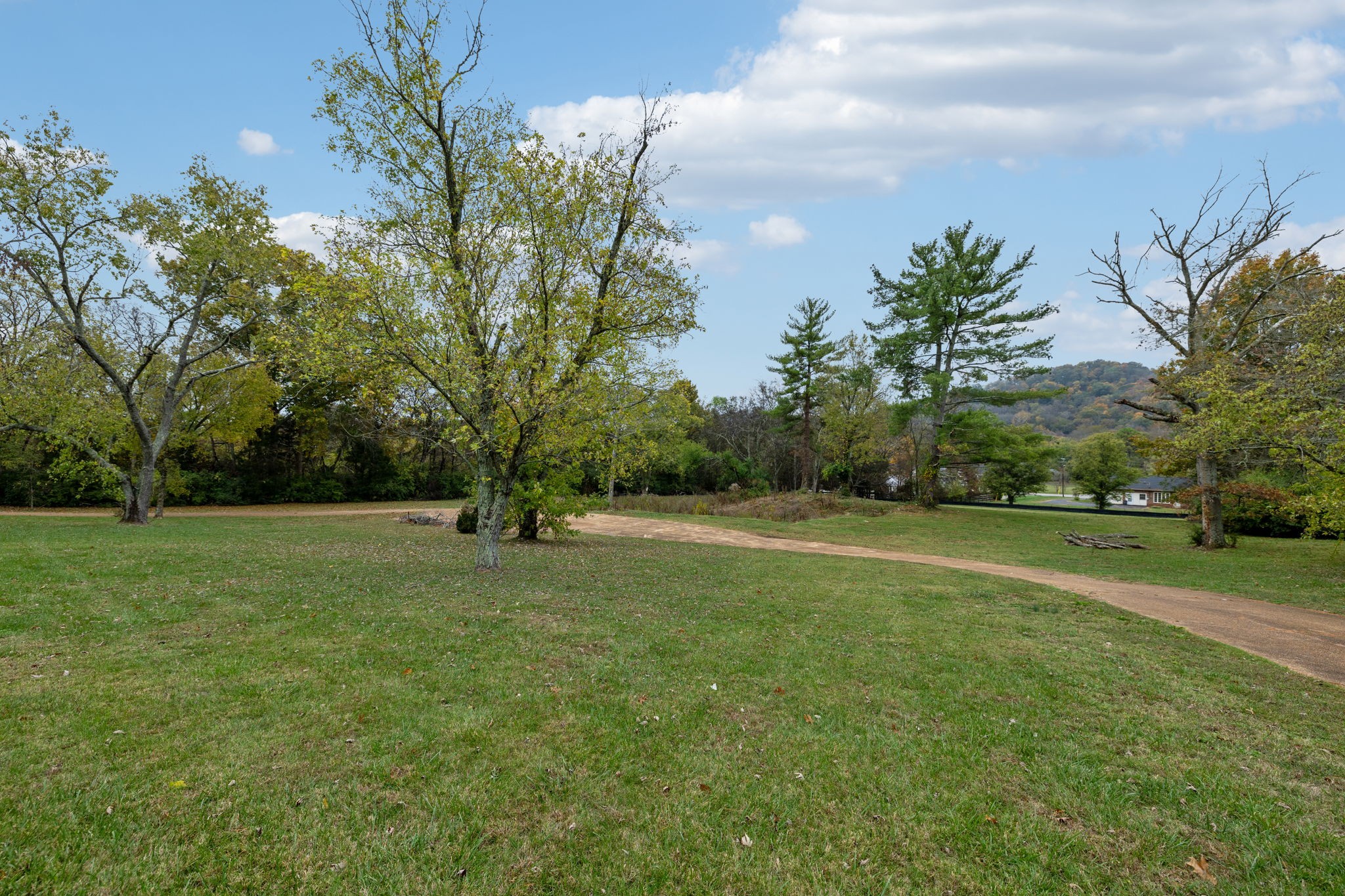 1917 Old Hickory Blvd Property Photo 2