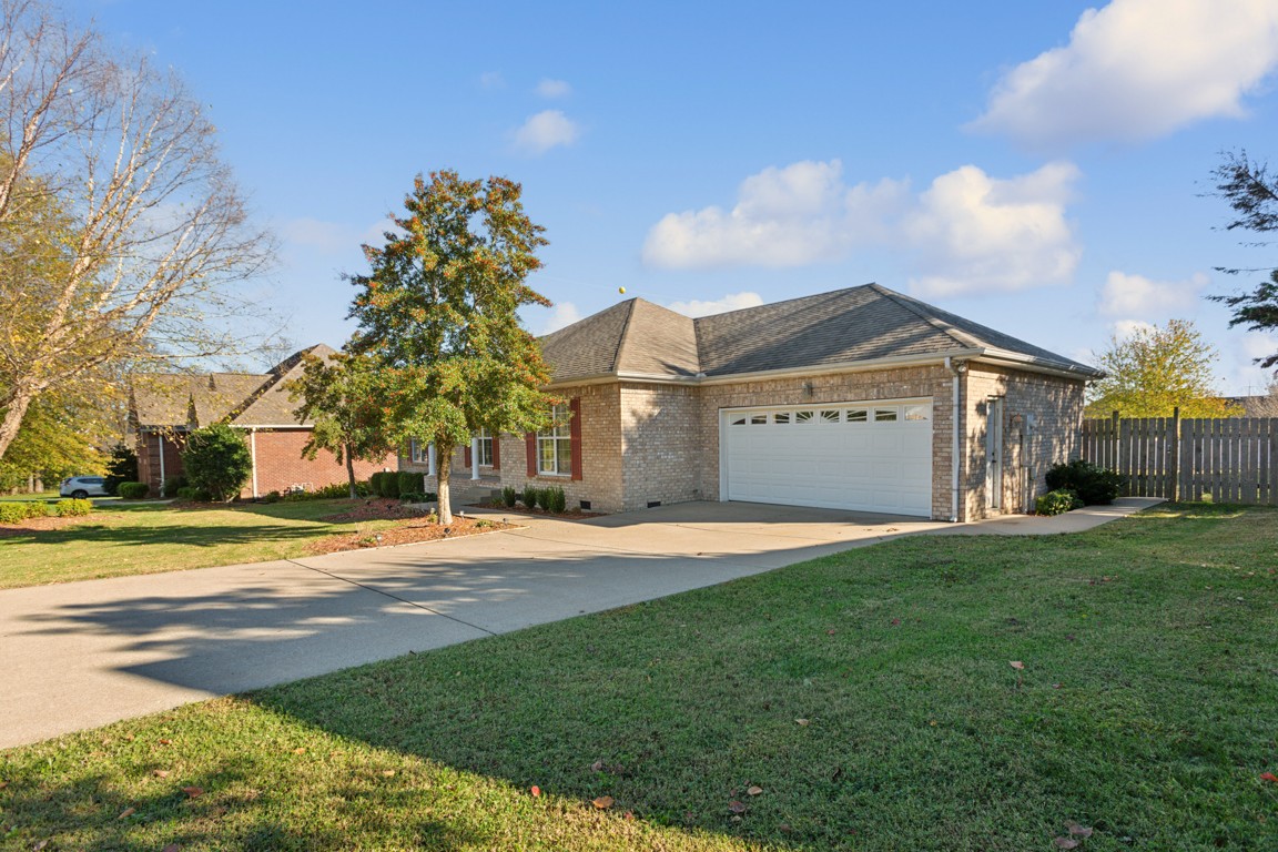 1115 Caitlin Ct Property Photo 3