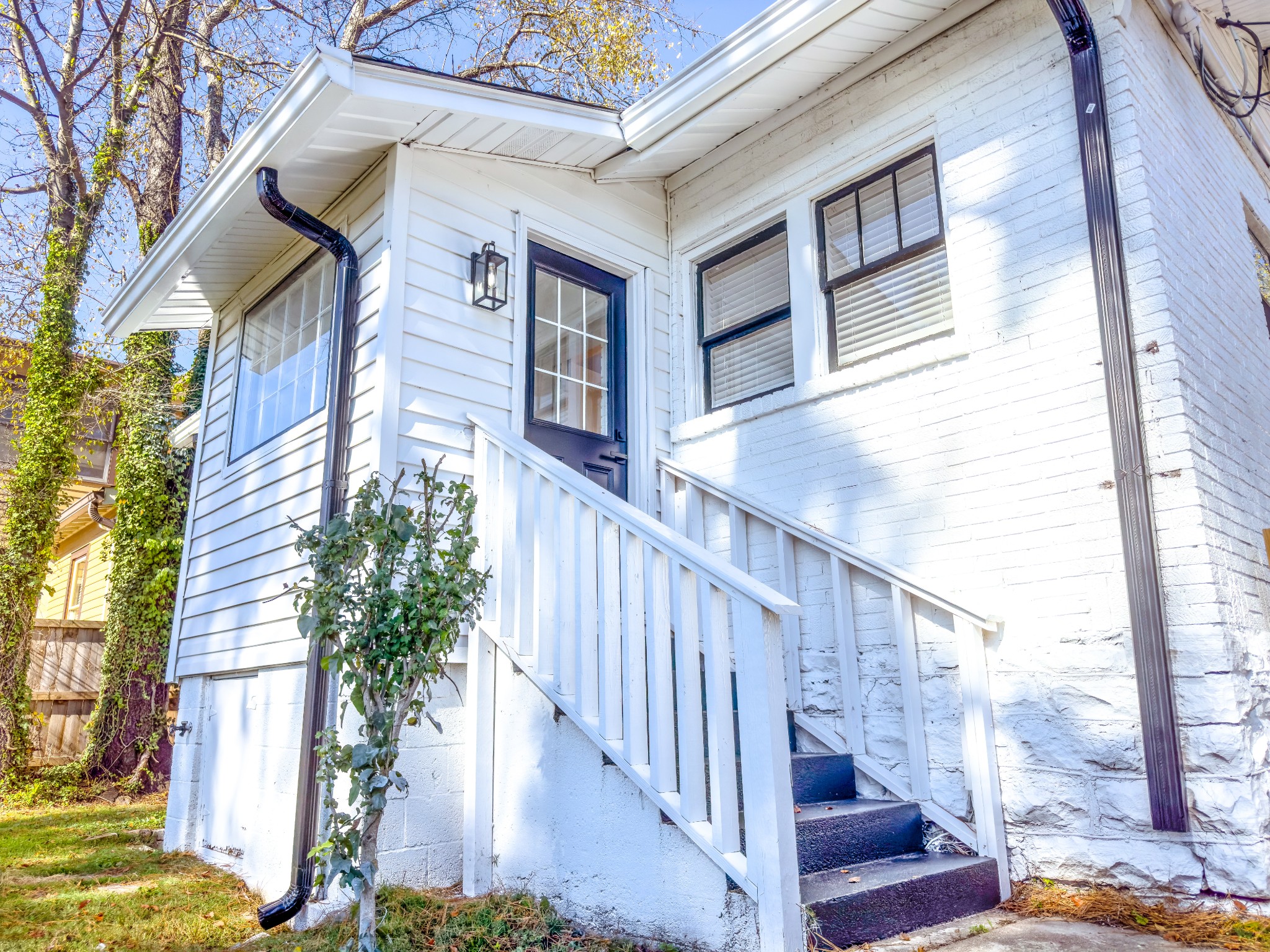 954 Mansfield Ave Property Photo 4