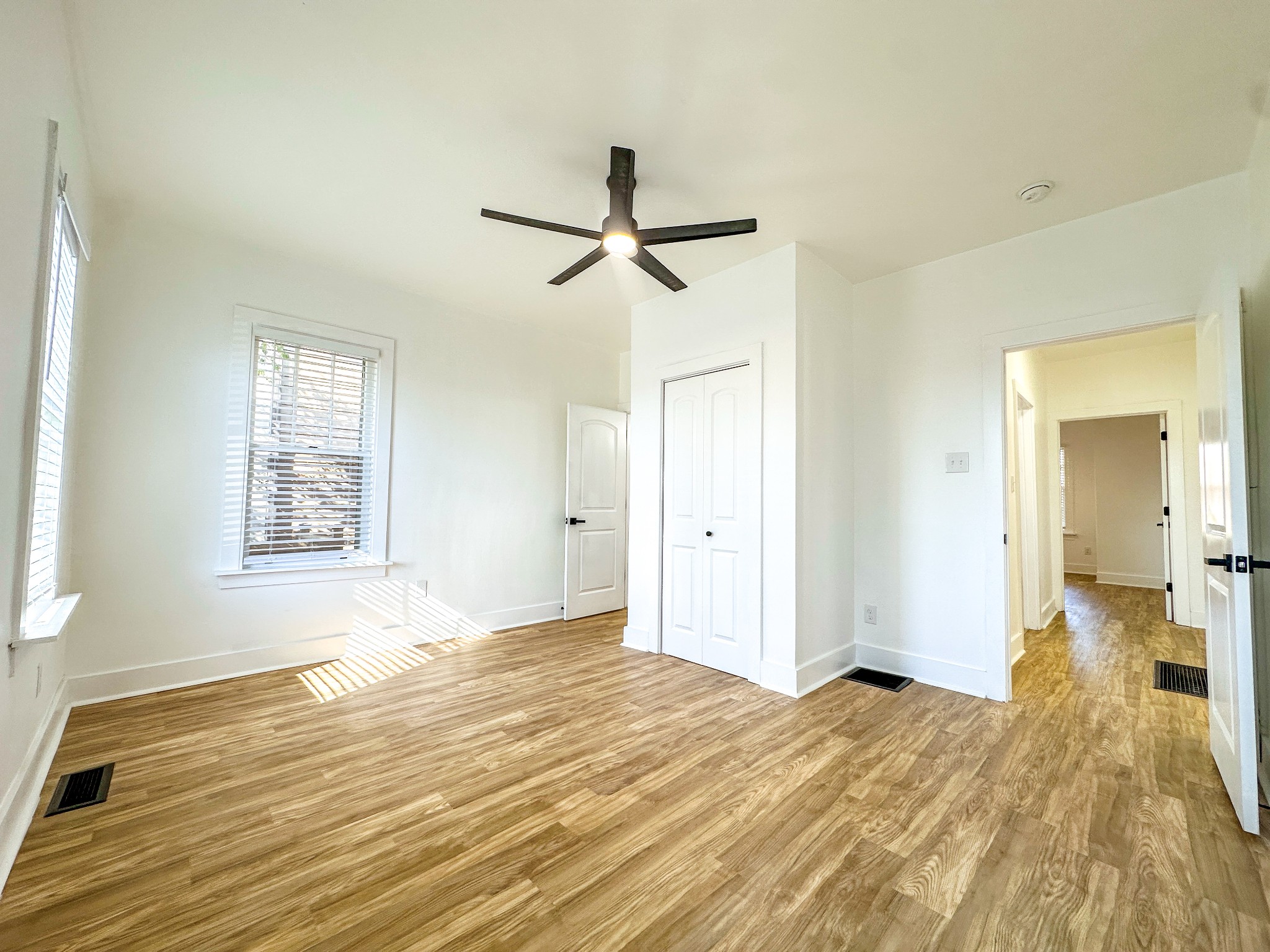 954 Mansfield Ave Property Photo 15
