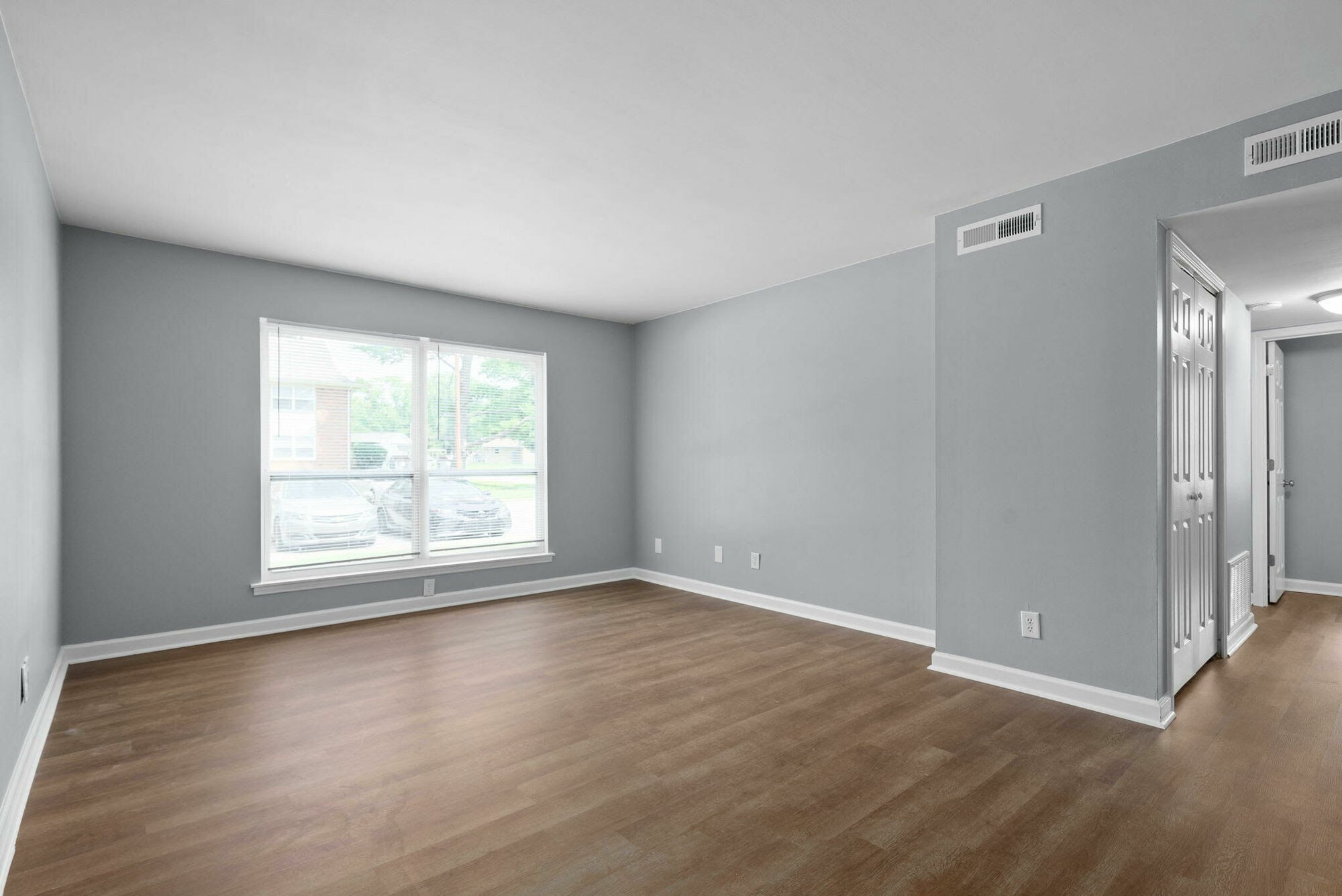 606 Park Ave Property Photo 4
