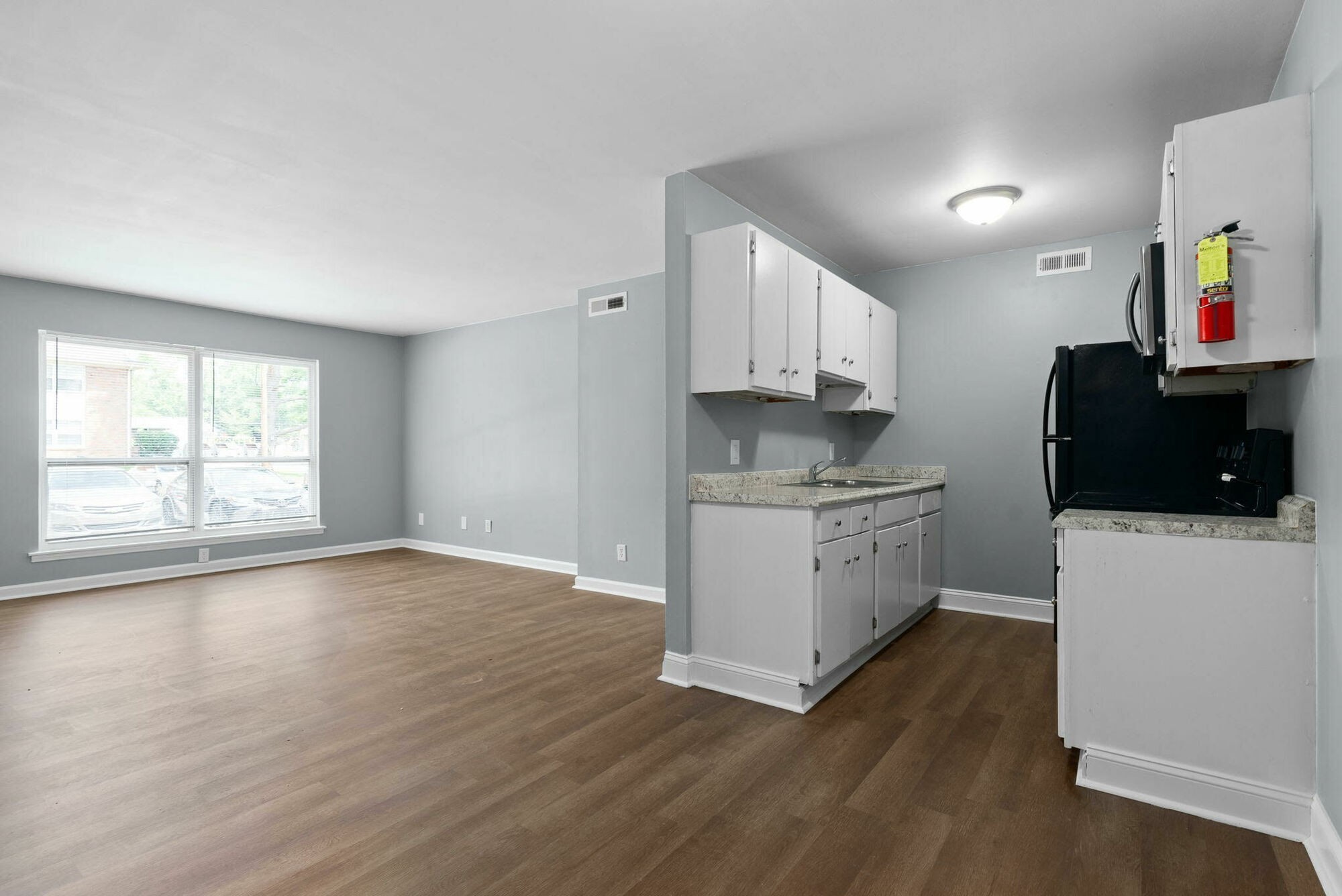 606 Park Ave Property Photo 5