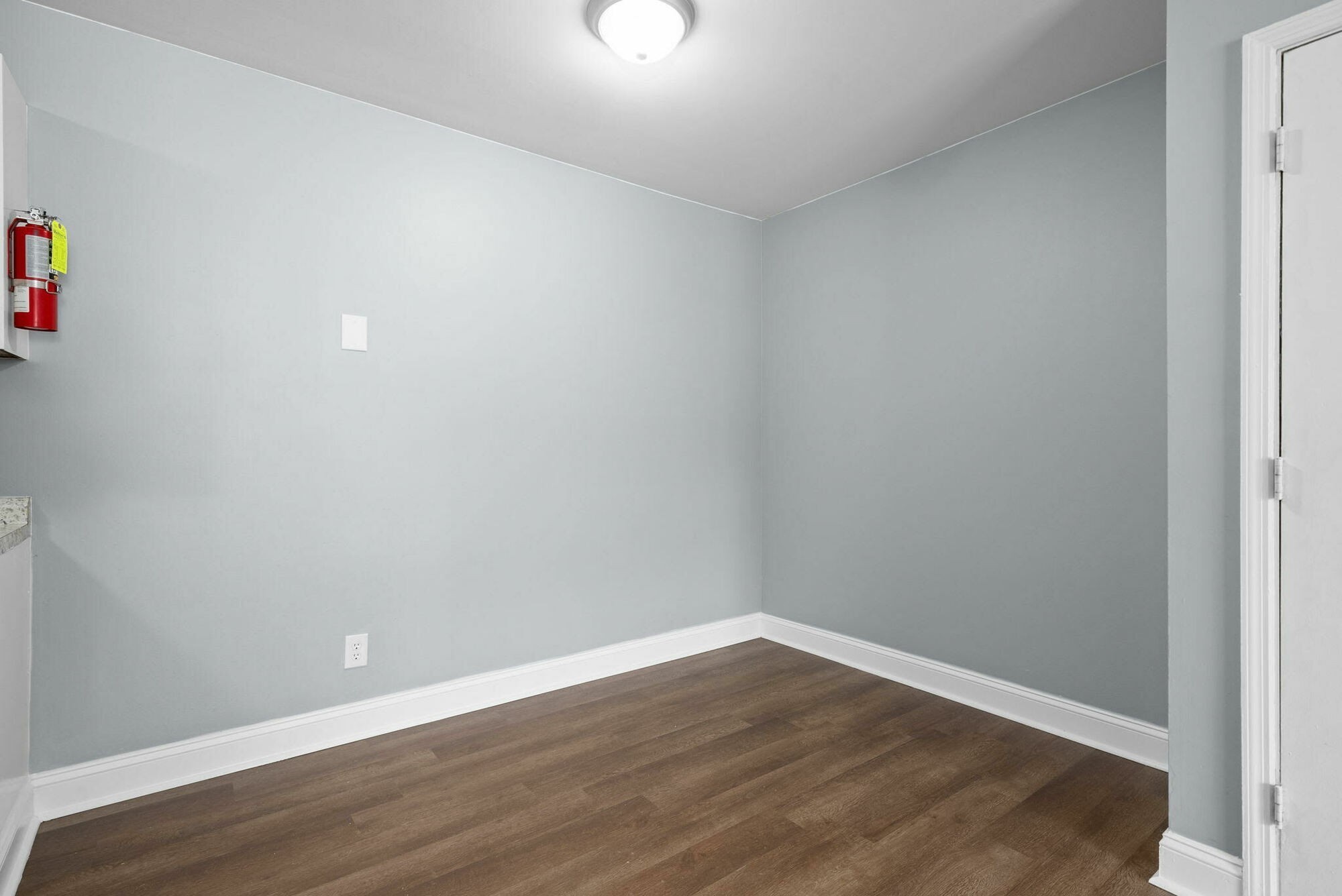 606 Park Ave Property Photo 6