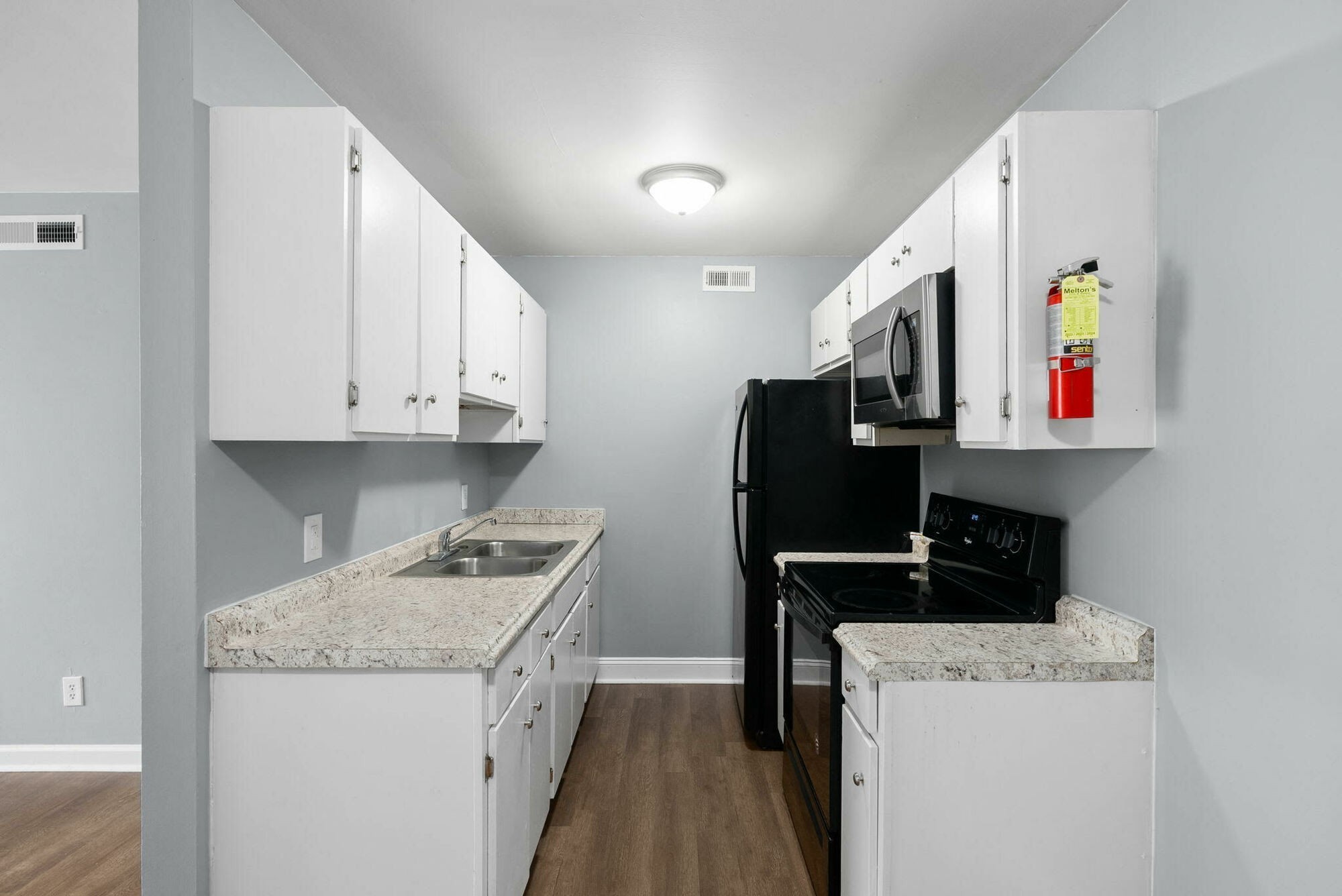 606 Park Ave Property Photo 7