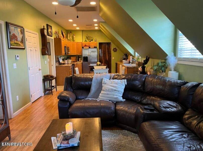 5163 Peavine Rd Property Photo 3