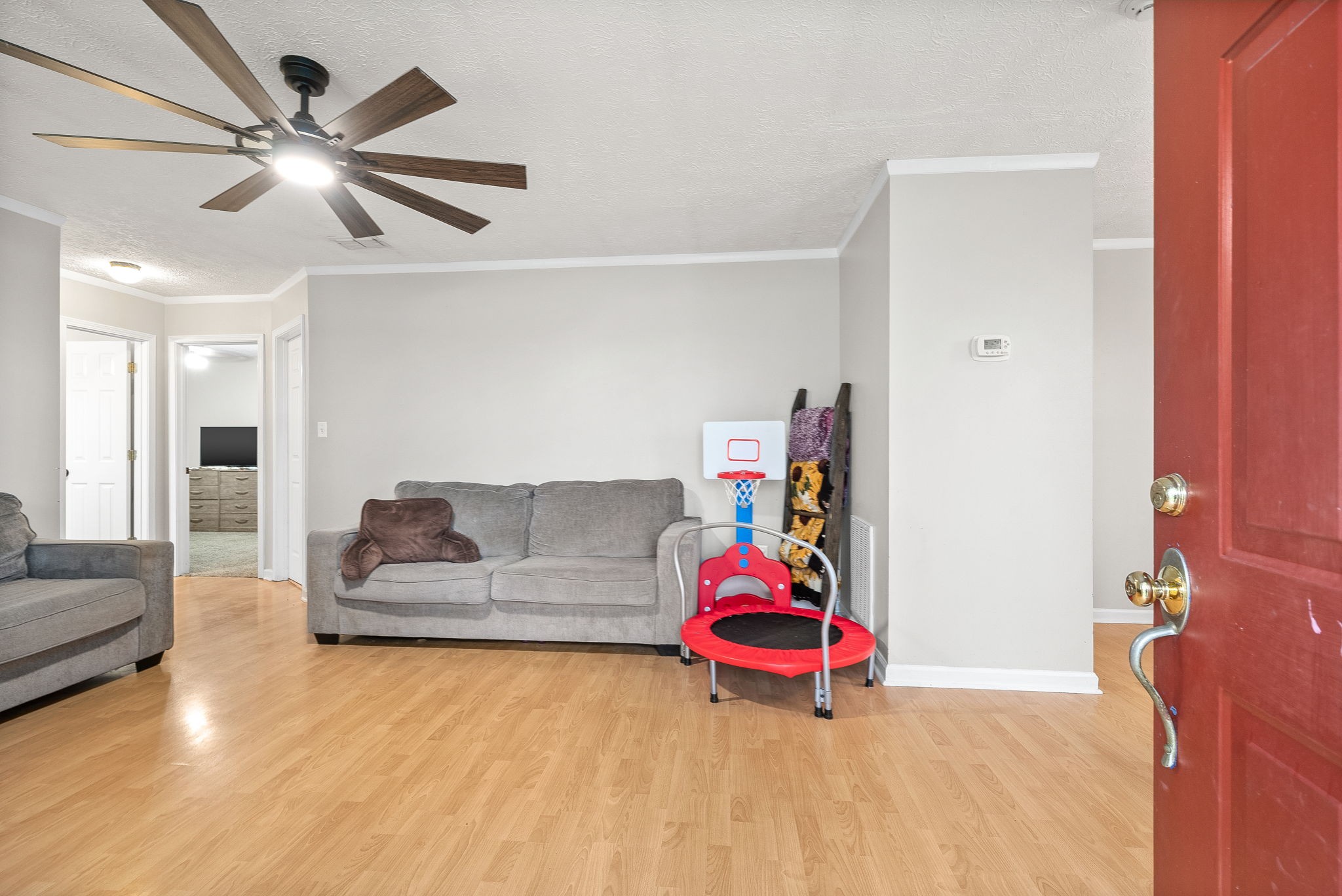 1157 Schatten St Property Photo 4