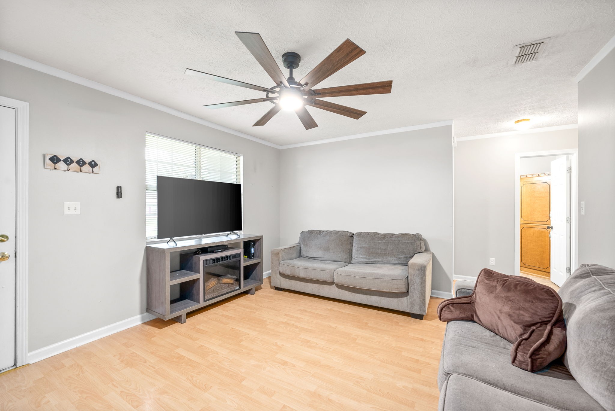1157 Schatten St Property Photo 8