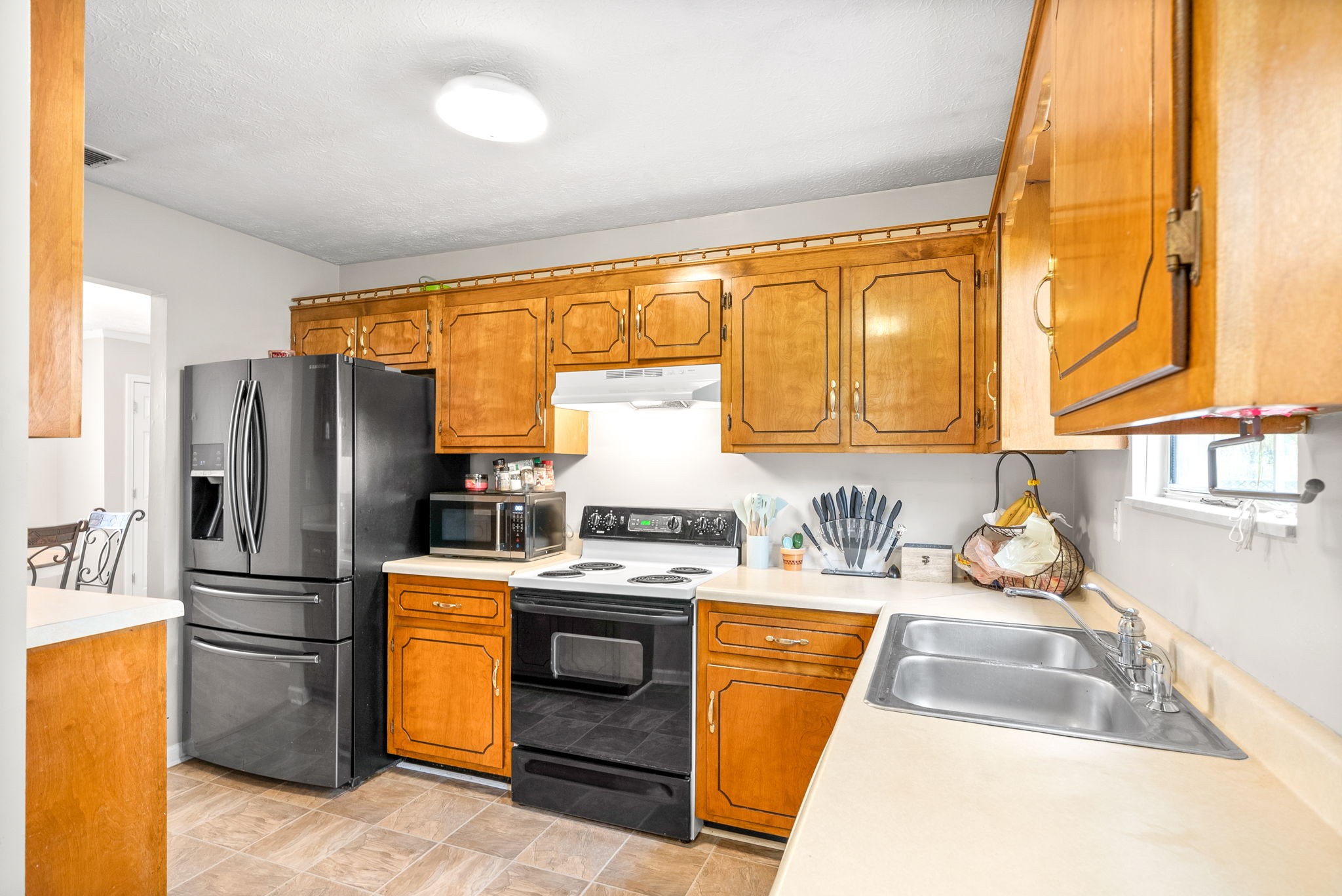 1157 Schatten St Property Photo 12
