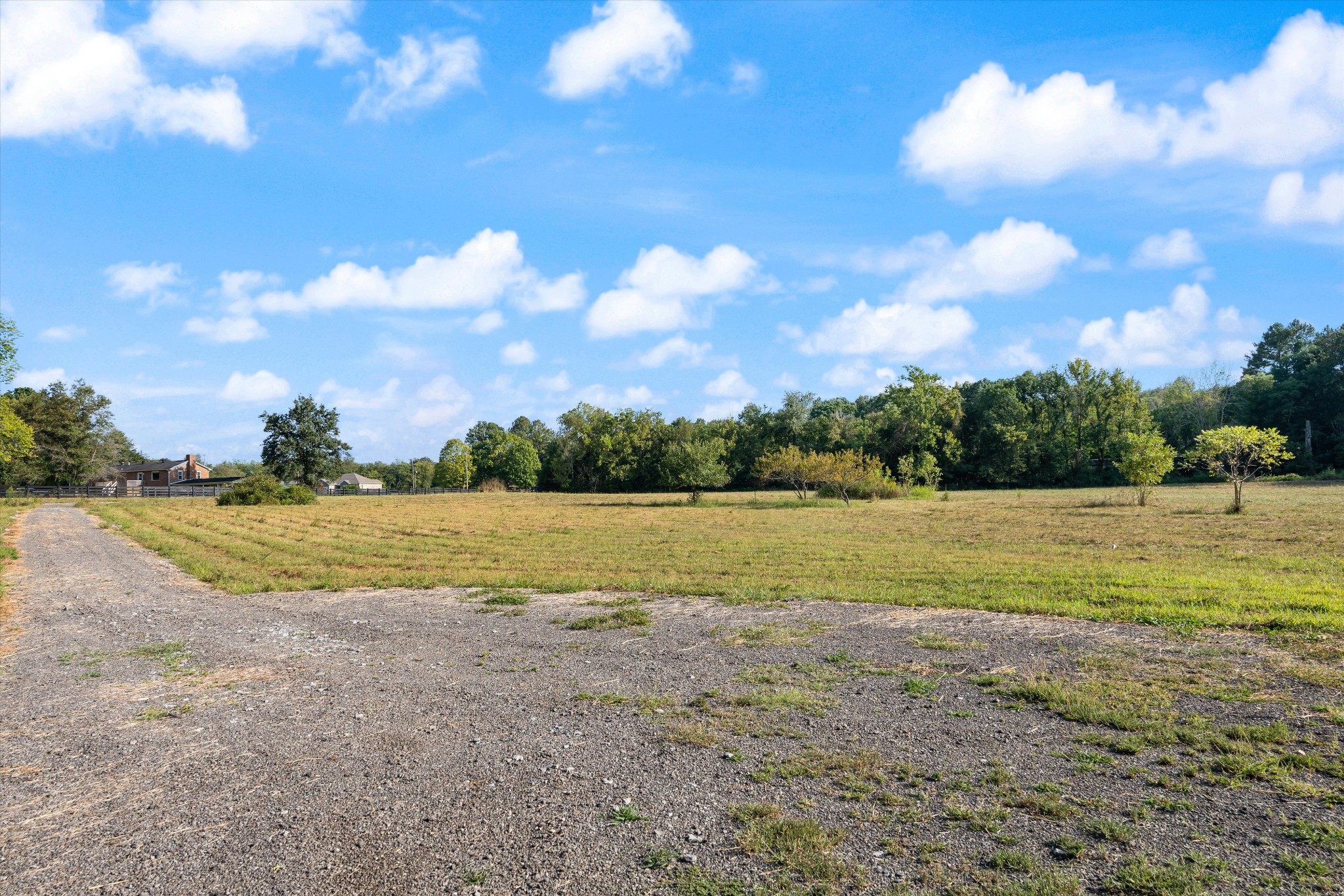 2085 52 E Highway Property Photo 4