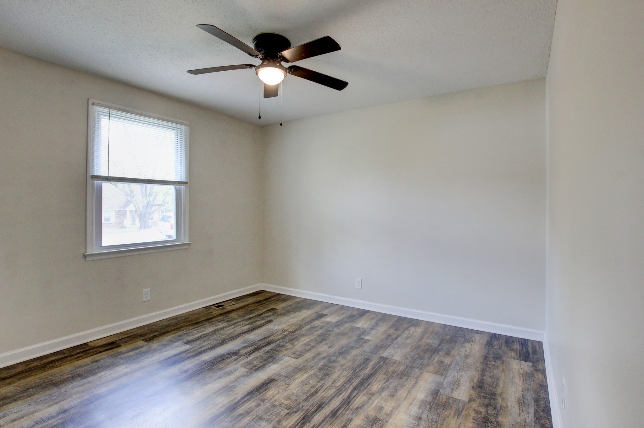 402 Lillie Belle Ln Property Photo 11