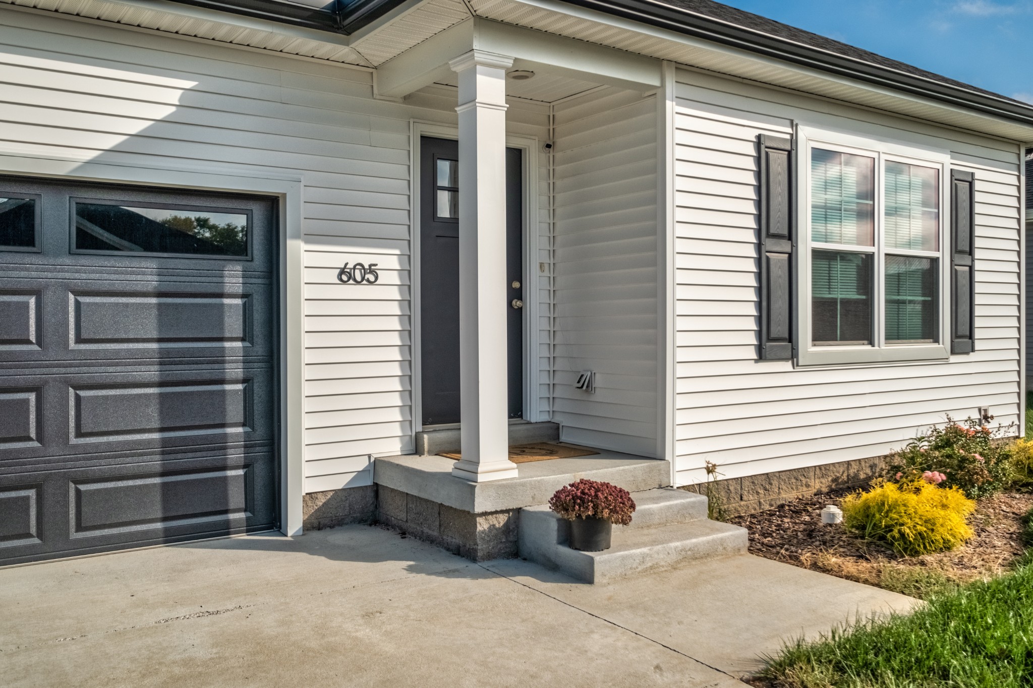 605 Lockeland Way Property Photo 15