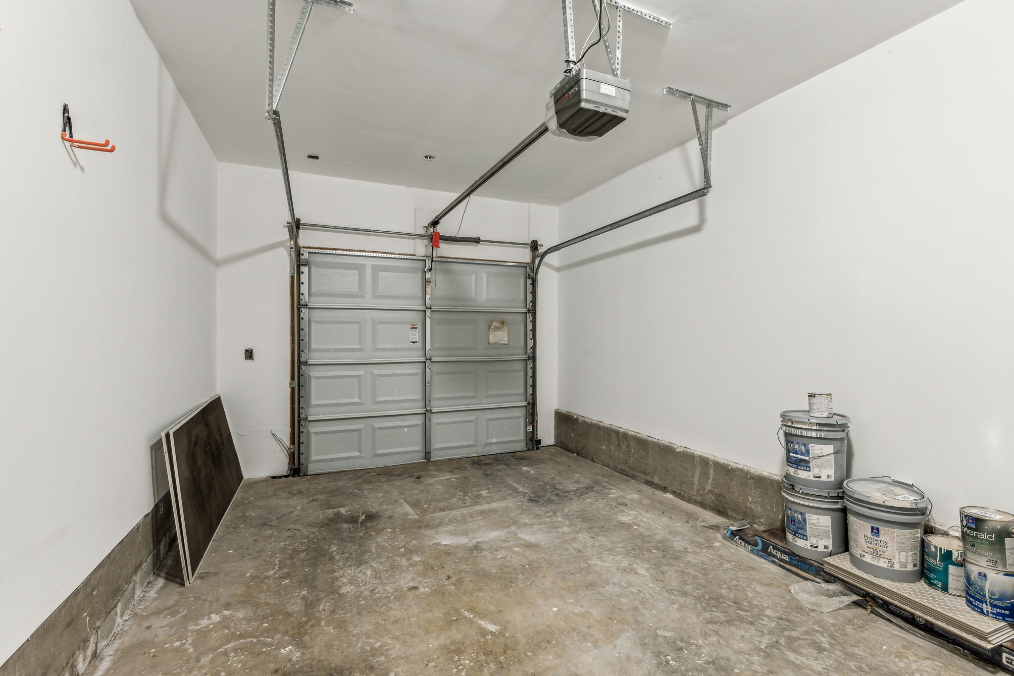 3200 Long Blvd Property Photo 10
