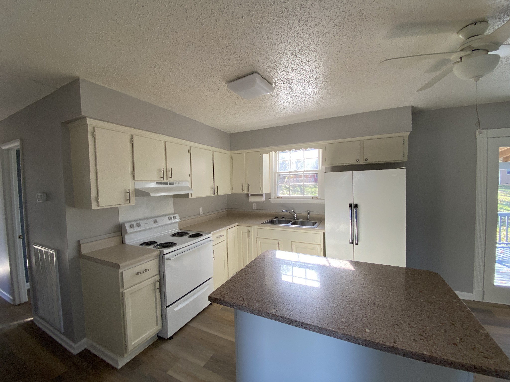 172 Deer Dr Property Photo 5