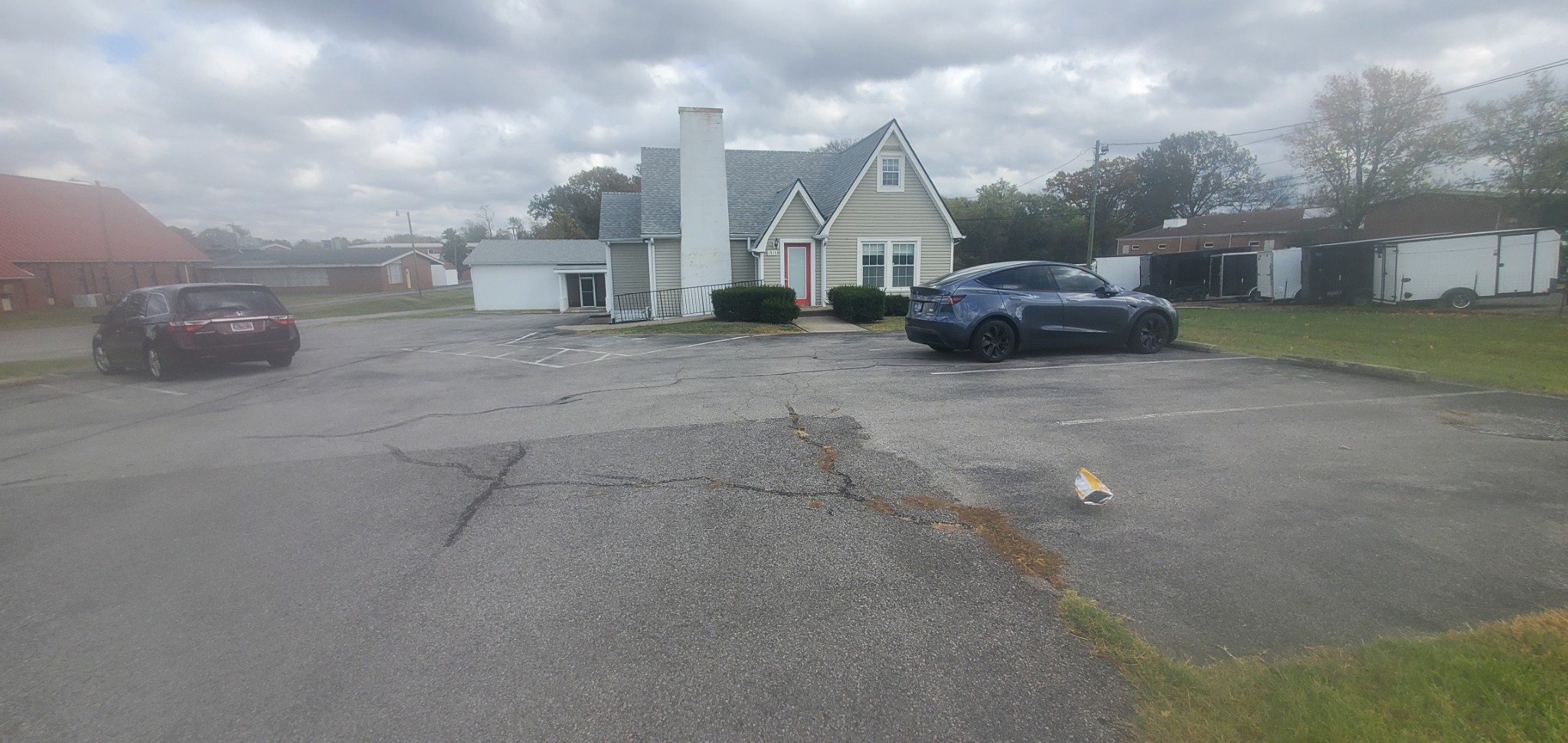 1313 Fort Campbell Blvd Property Photo 2