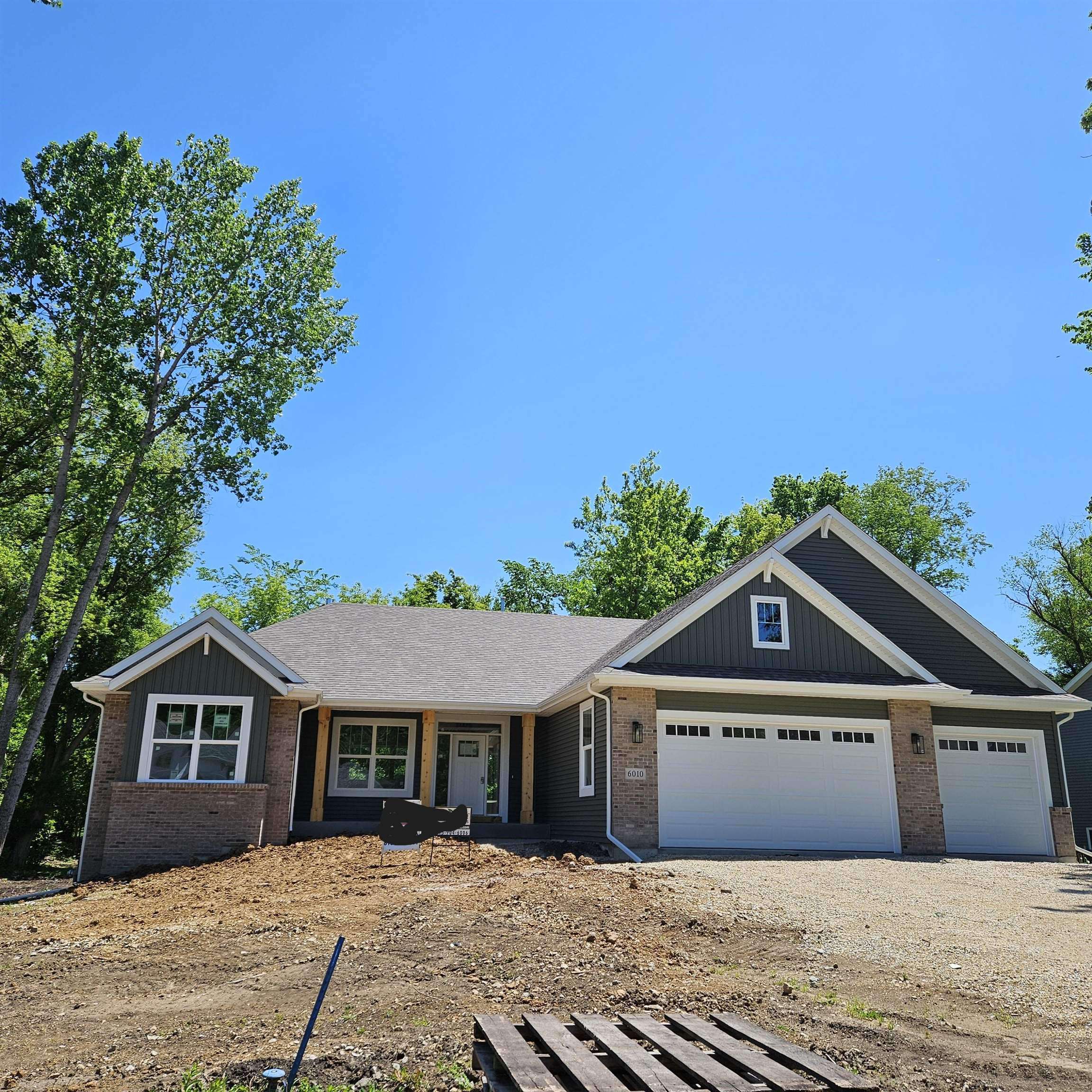 6010 Squirrel Run Property Photo 1