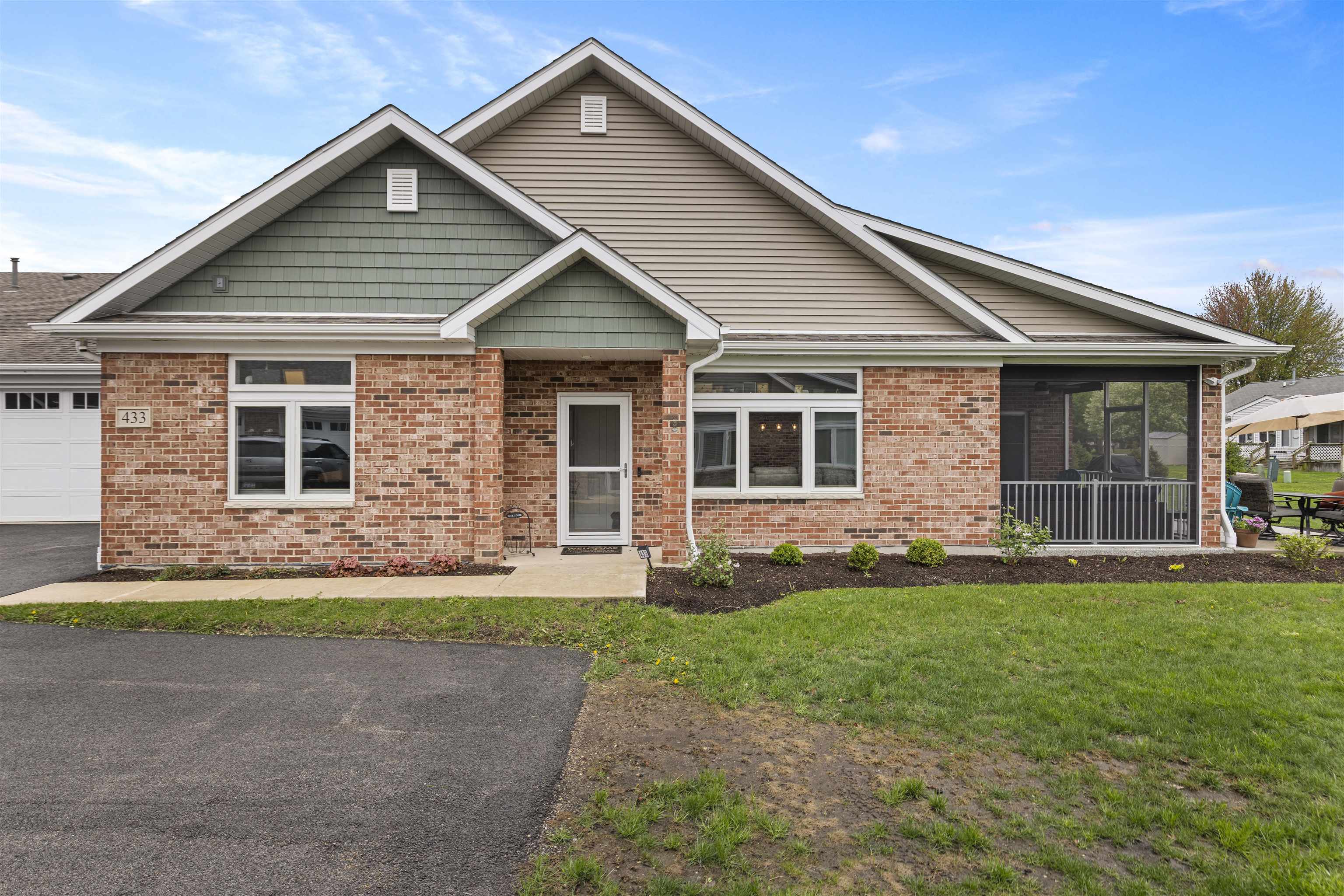 433 Stearn Drive Property Photo 1
