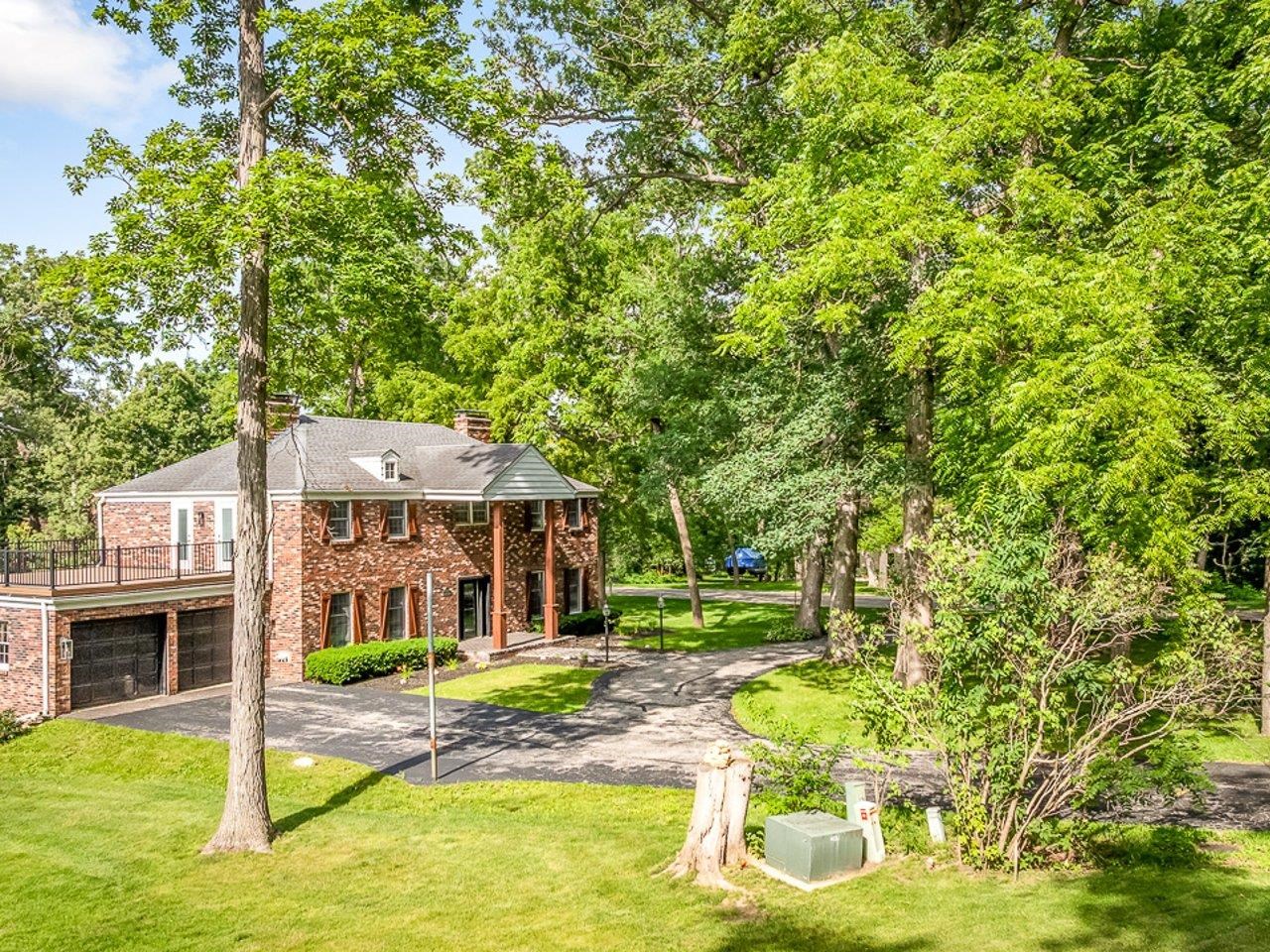 1927 Baintree Road Property Photo 1