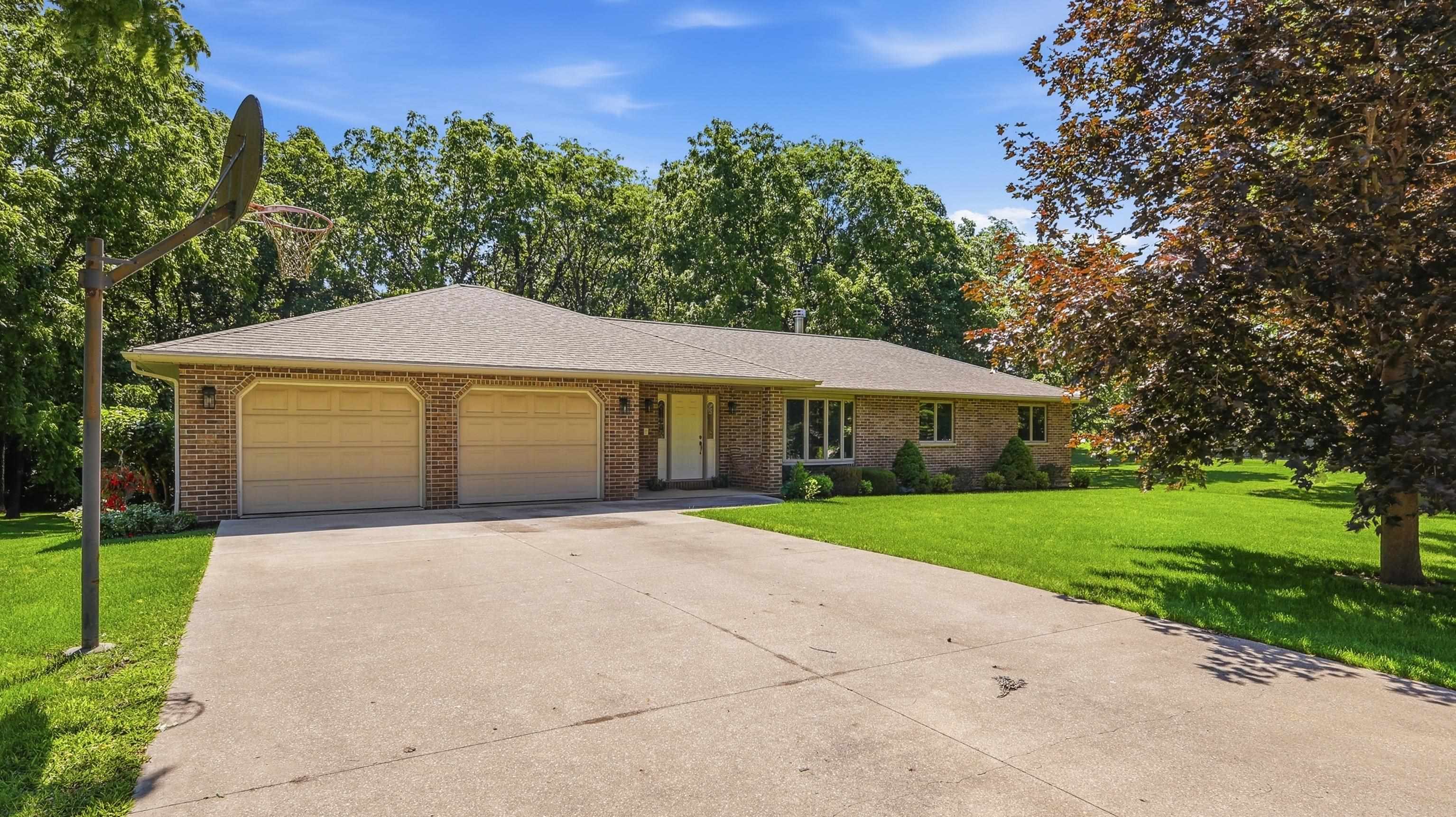 45 Roosevelt Drive Property Photo 1