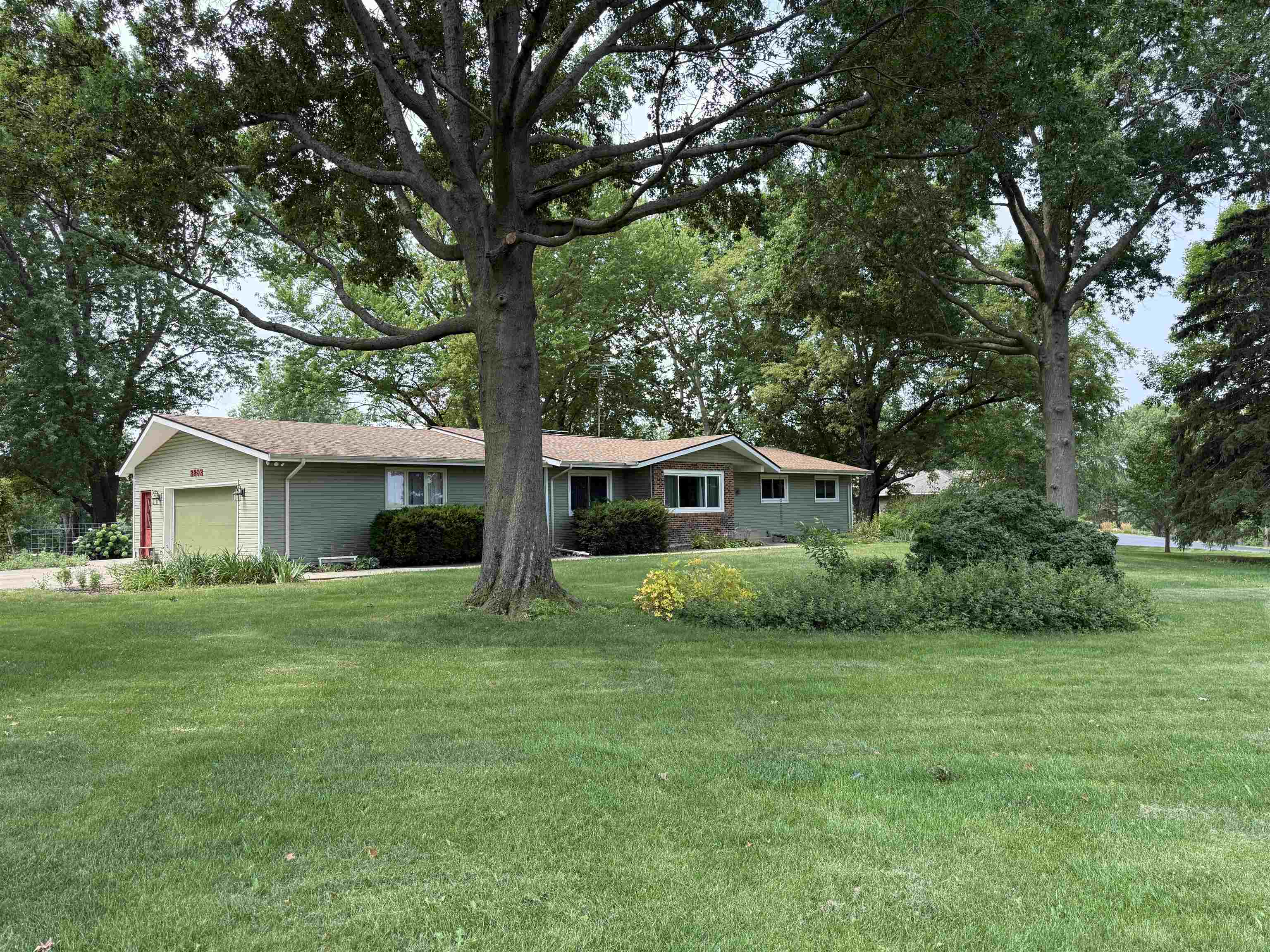 2282 Shepard Drive Property Photo 1