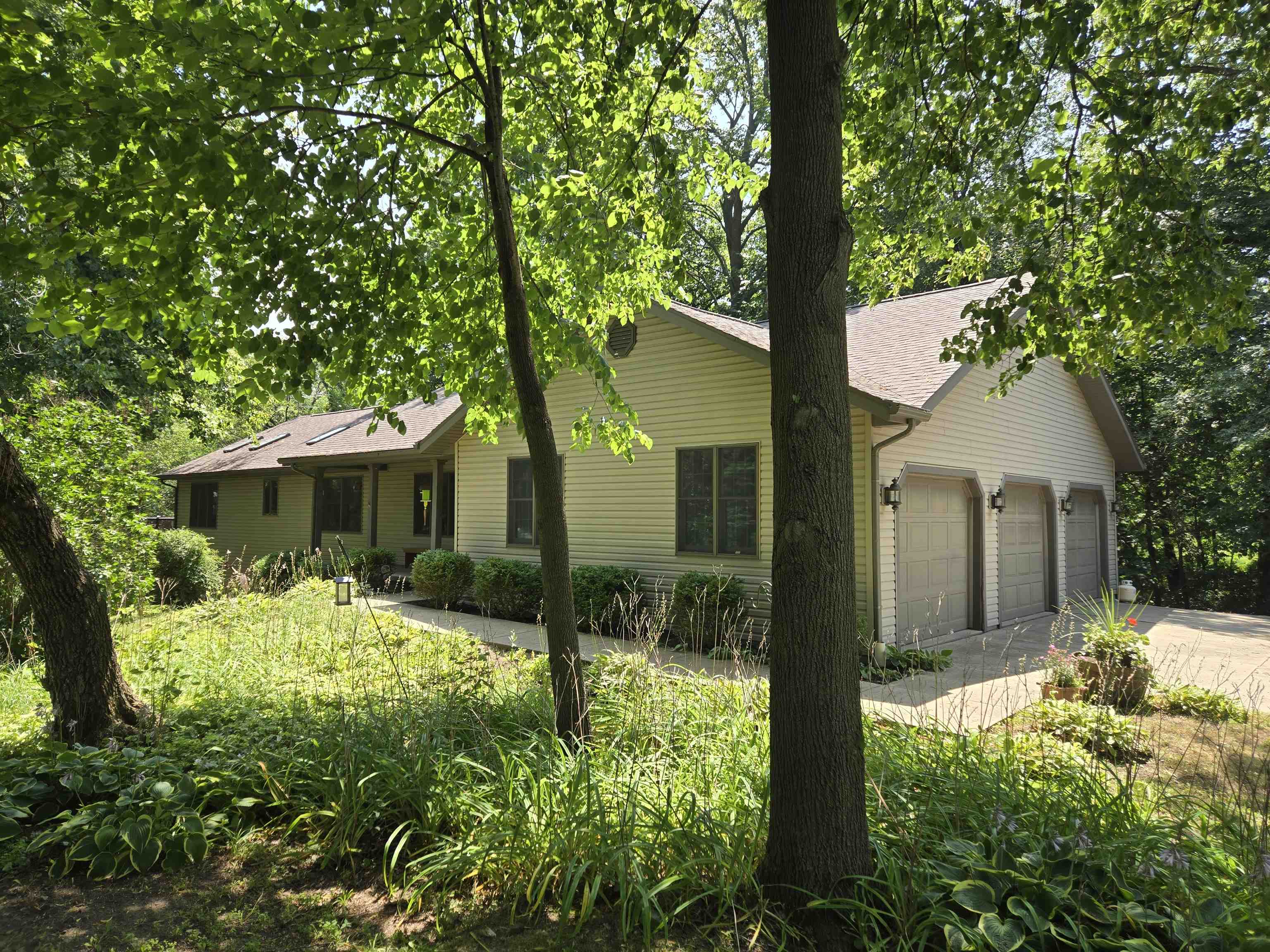 5931 S Bogey Drive Property Photo 1