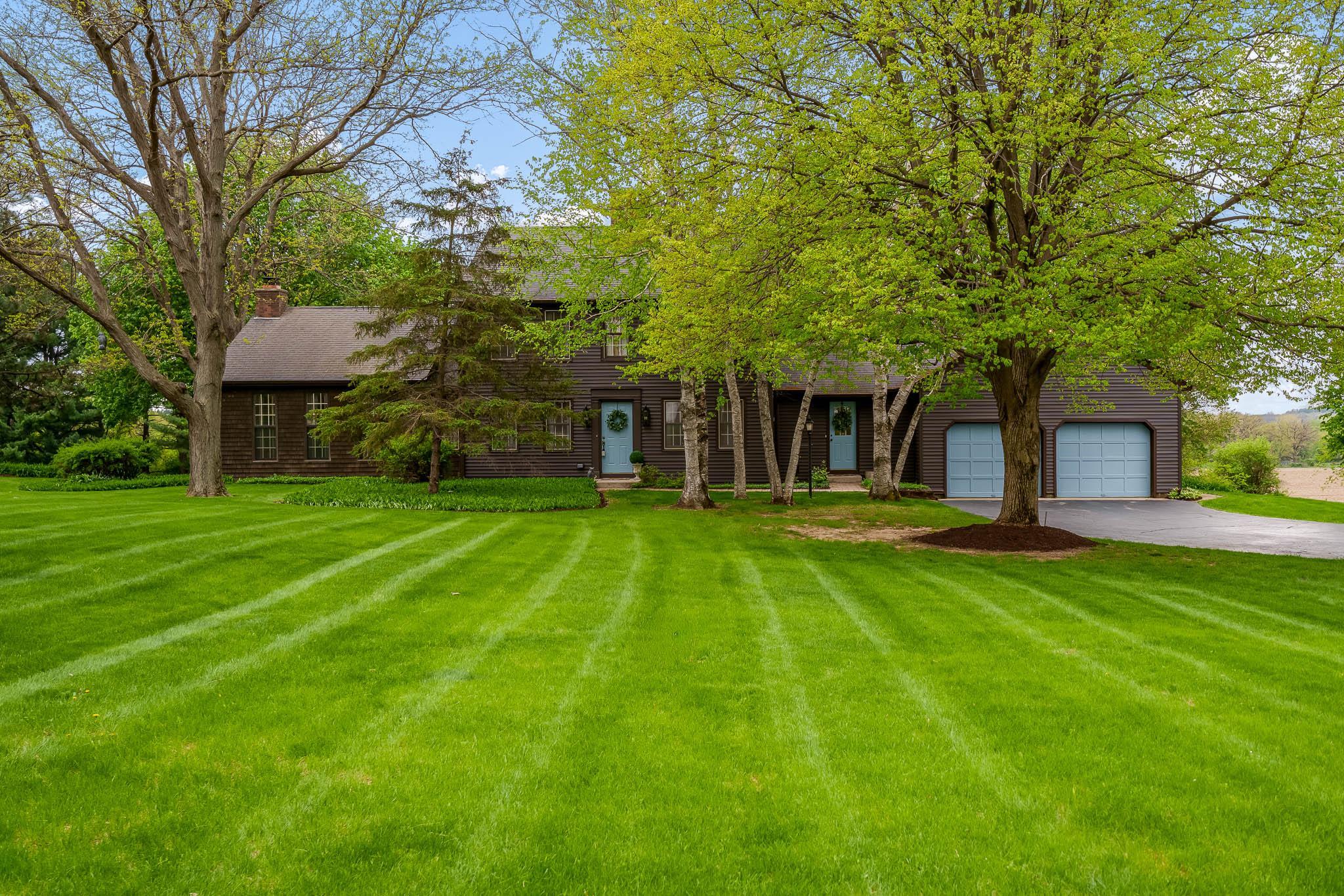 10562 Townhall Road Property Photo 1