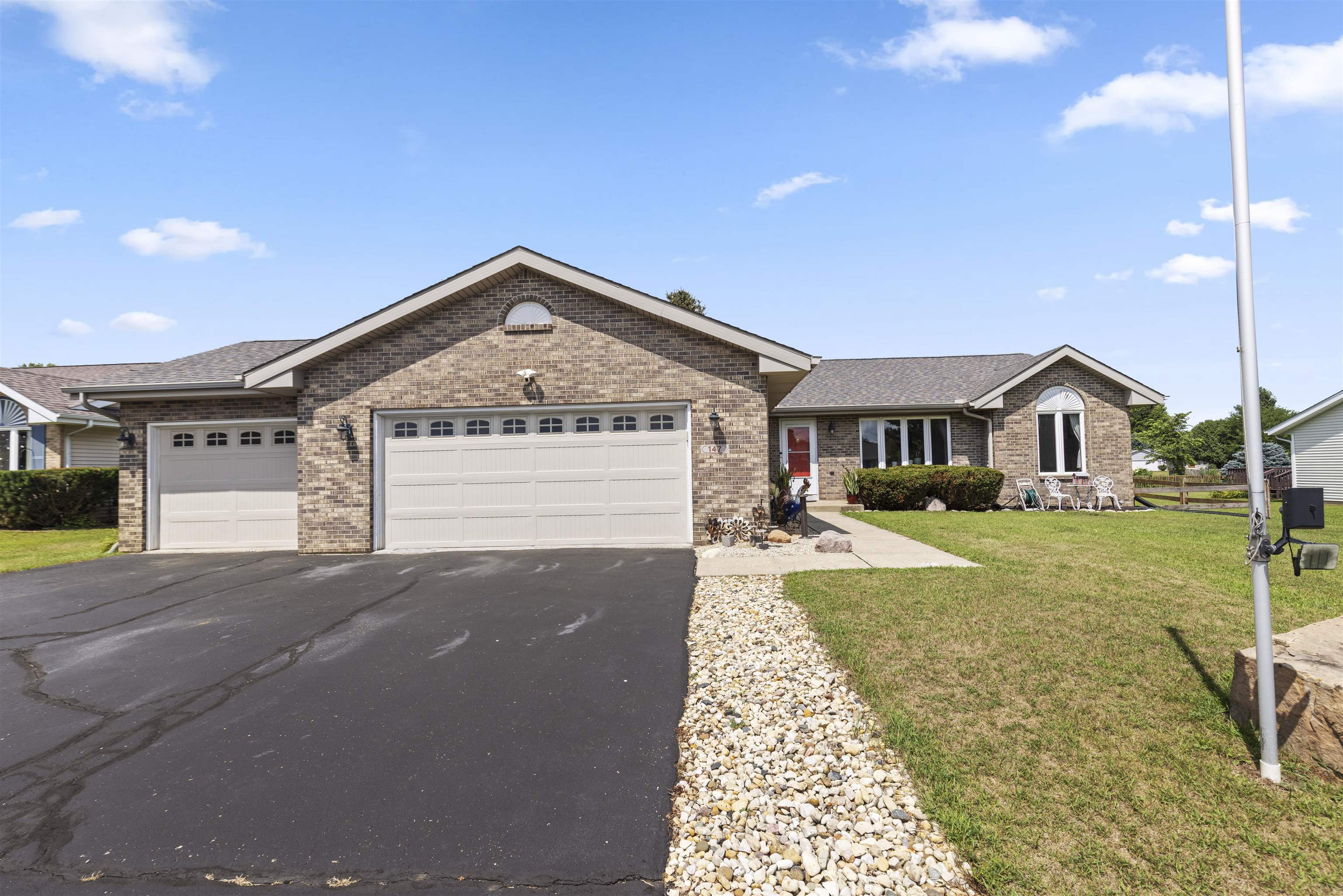 147 Autumnwood Lane Property Photo 1
