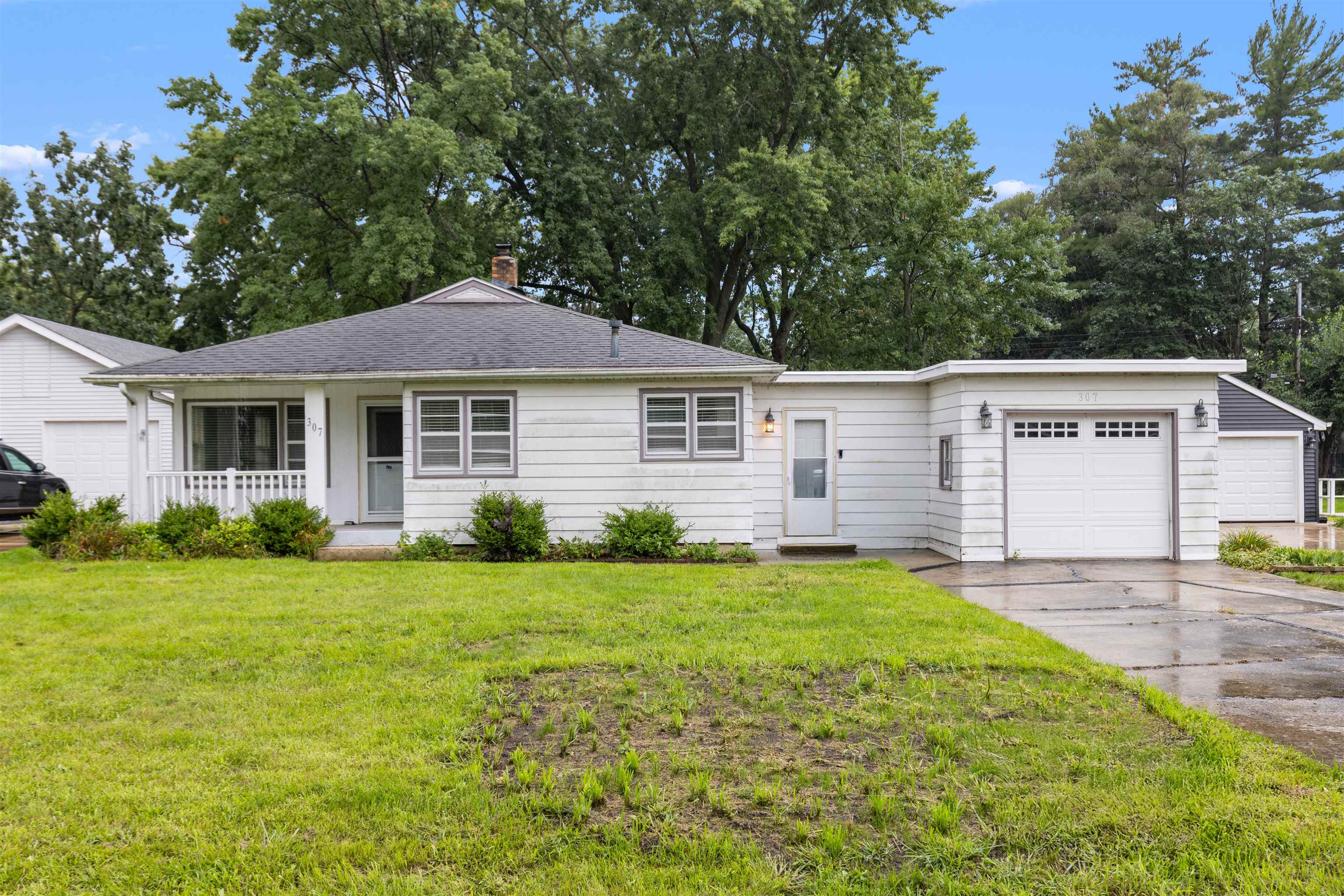 307 Superior Avenue Property Photo 1