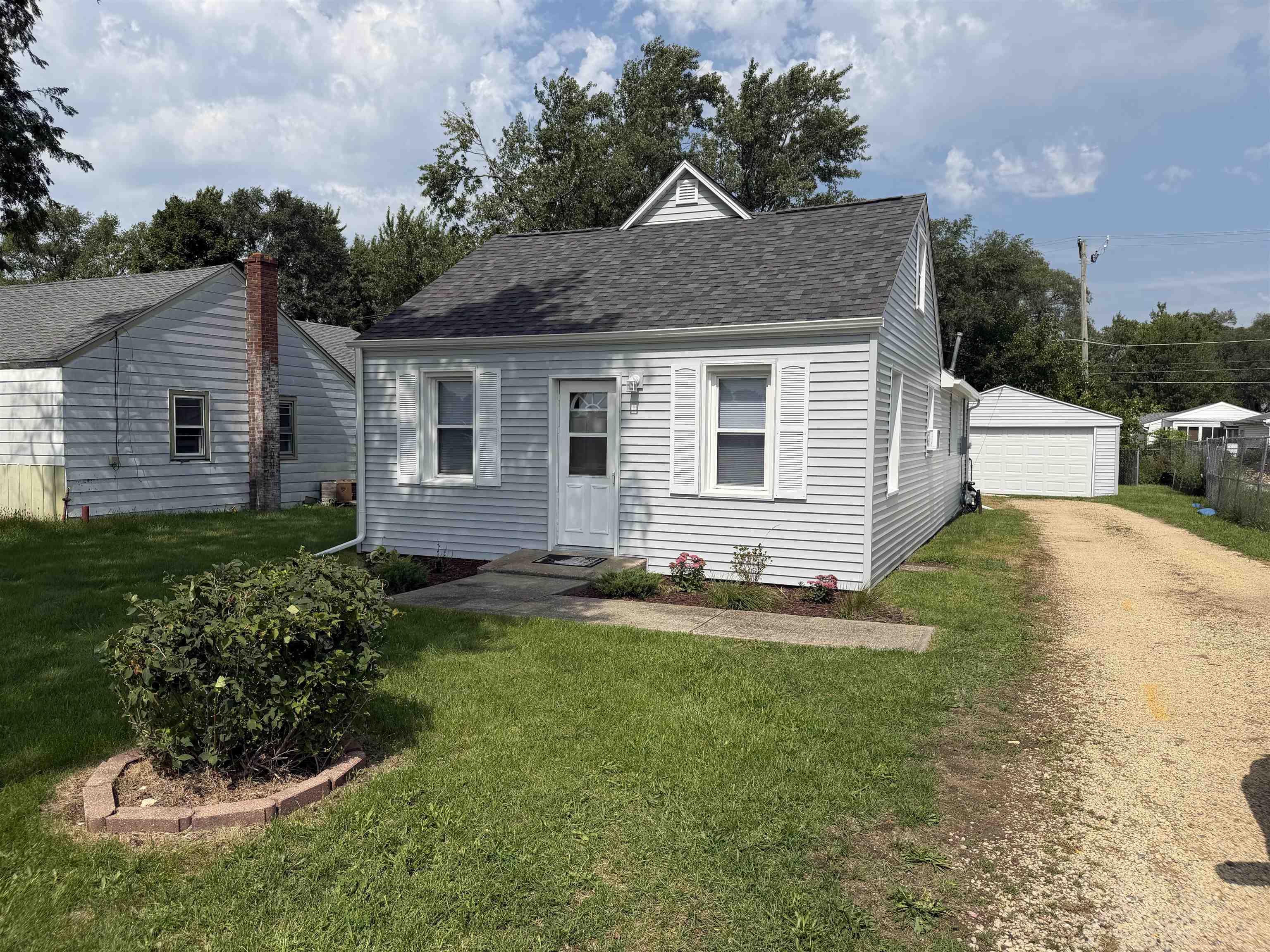 918 Windsor Road Property Photo 1