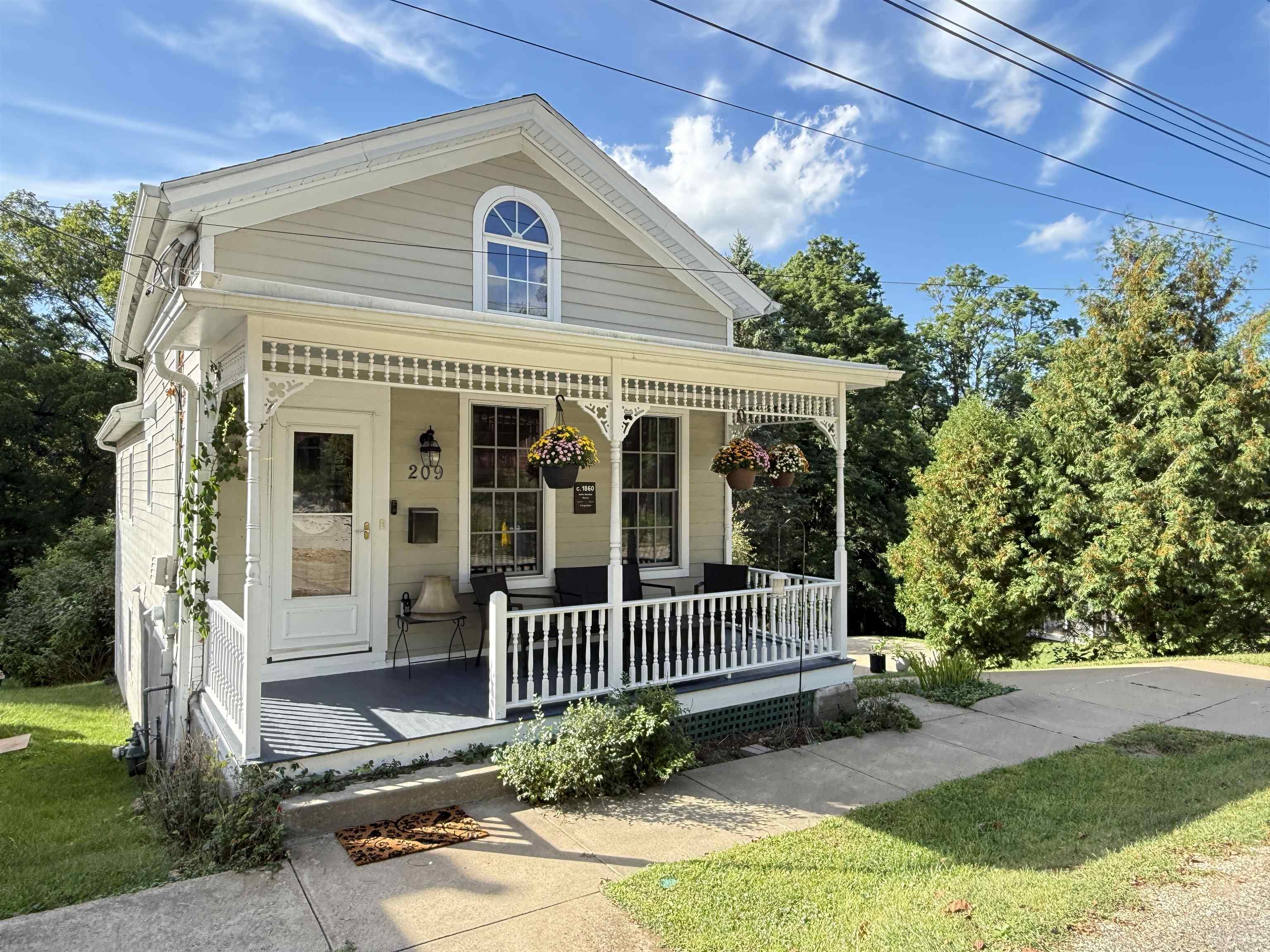 209 S West Street Property Photo 1