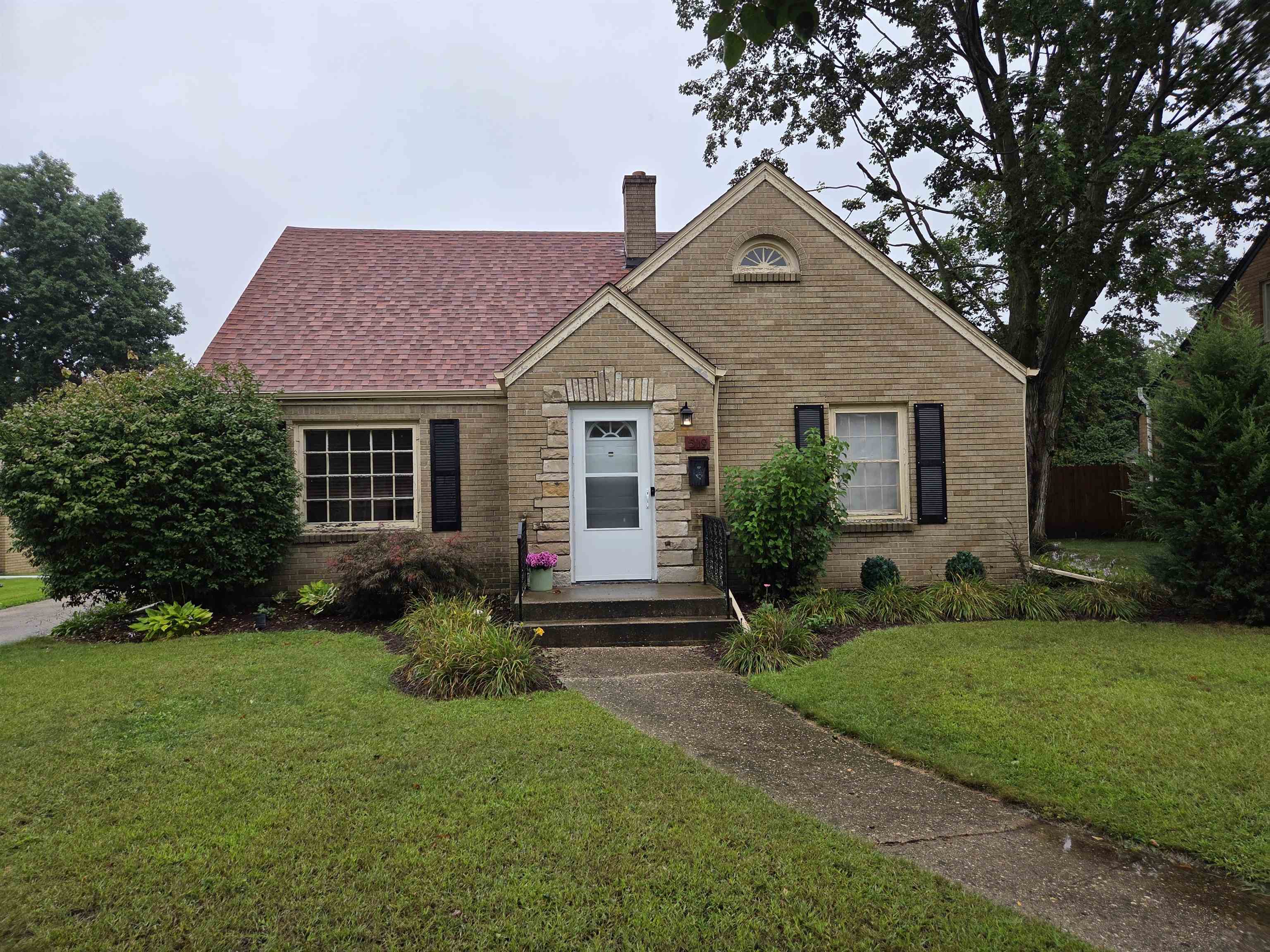 519 N Oak Knolls Avenue Property Photo 1